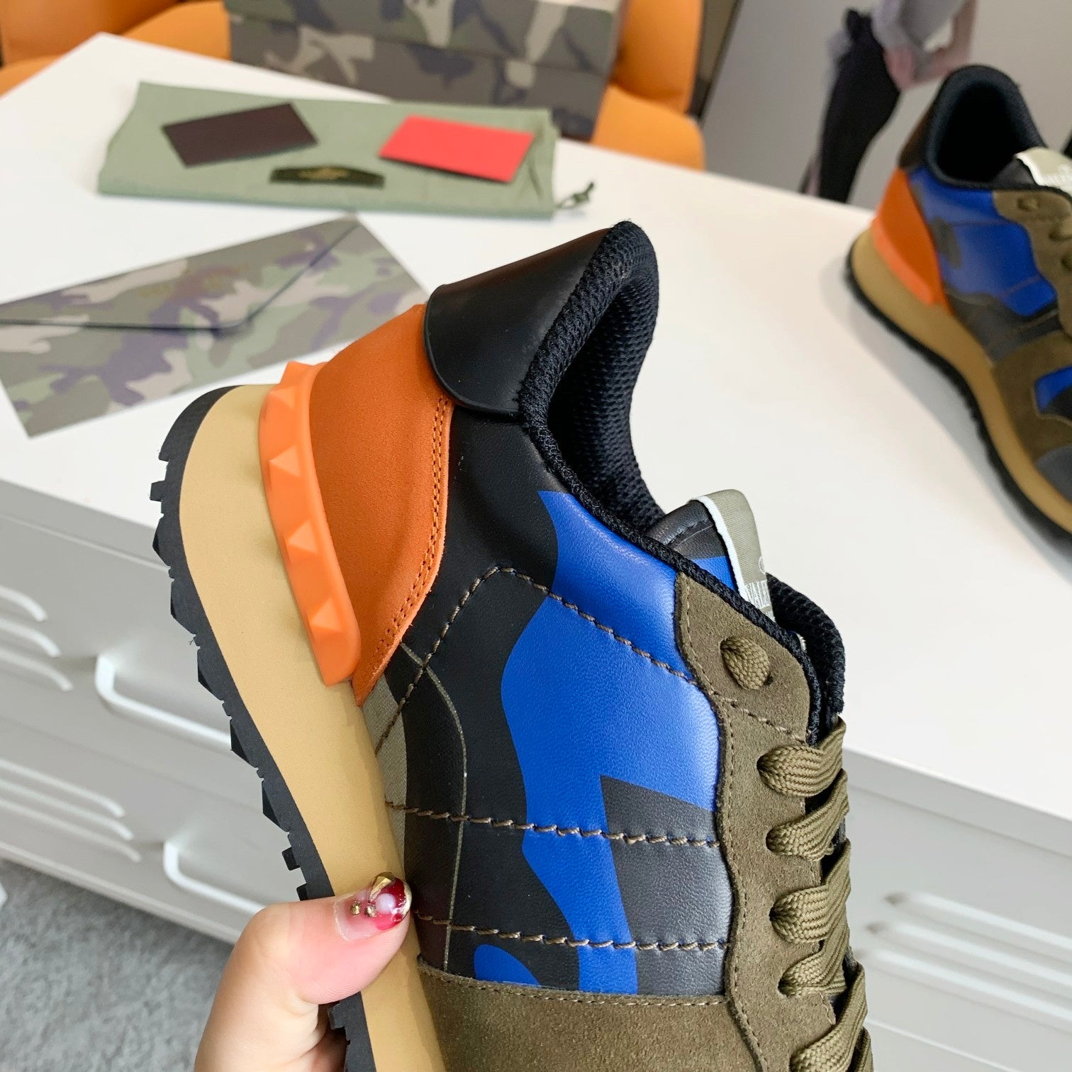 LuxluxHouse Best Quality Shoes Valentino