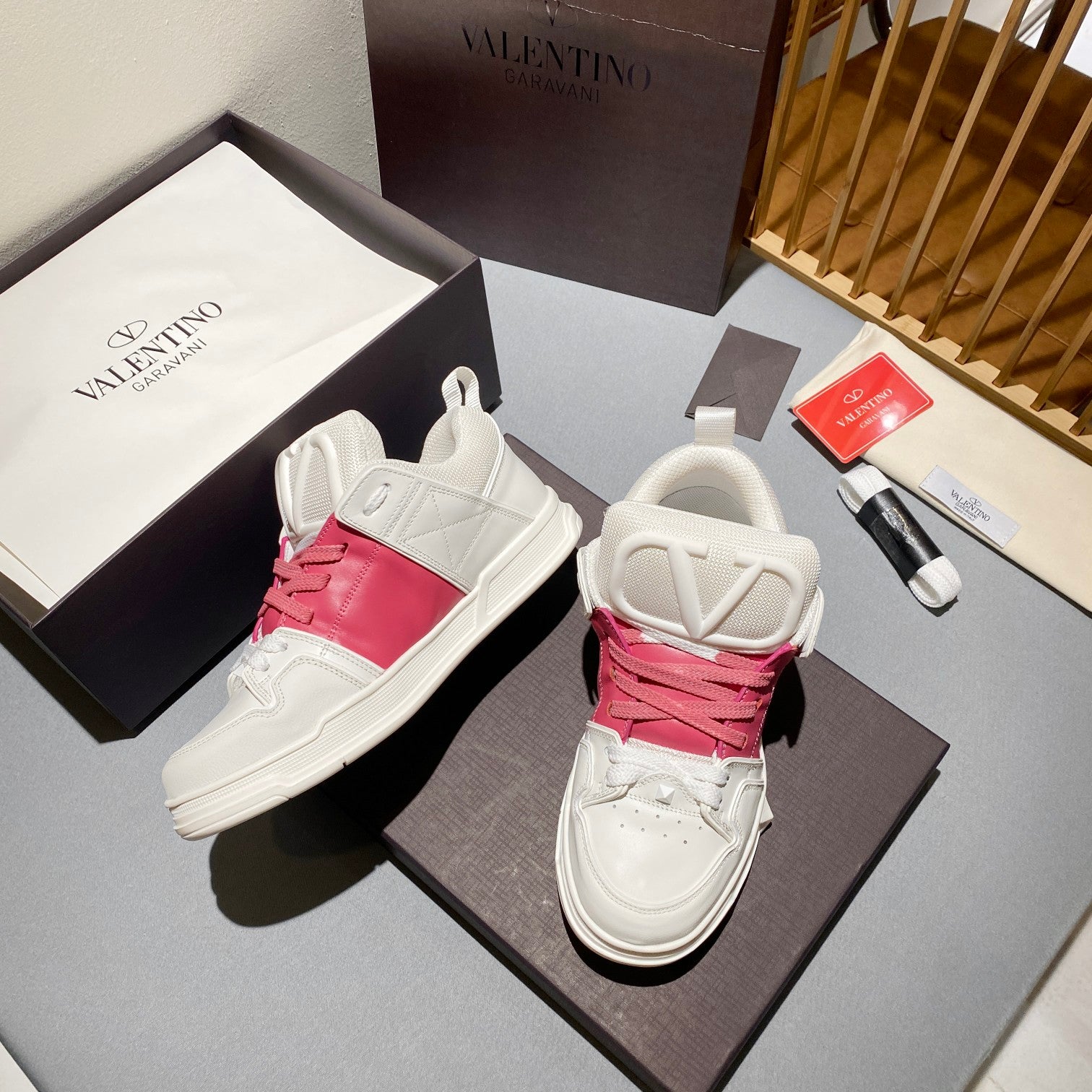 LuxluxHouse Best Quality Shoes Valentino