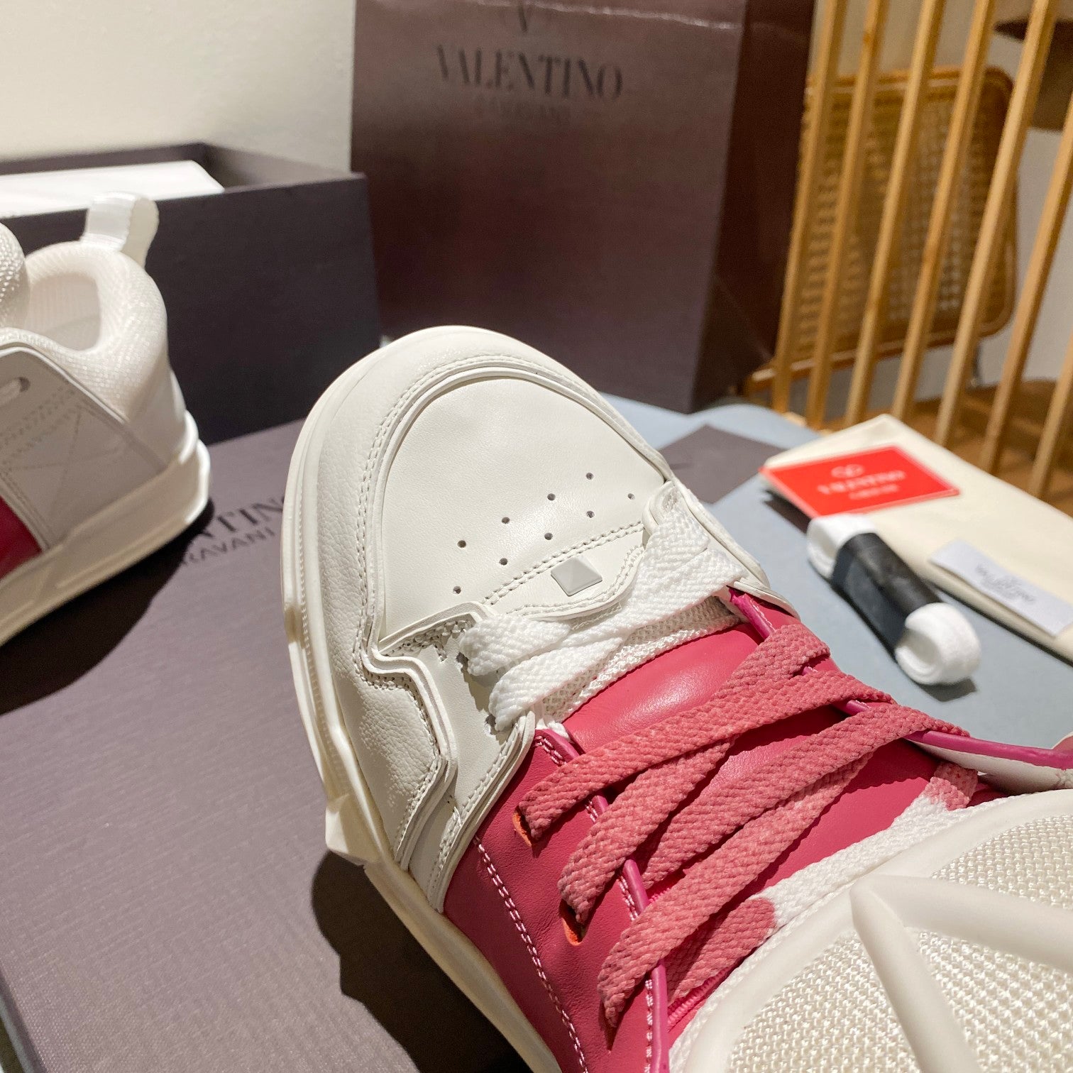 LuxluxHouse Best Quality Shoes Valentino