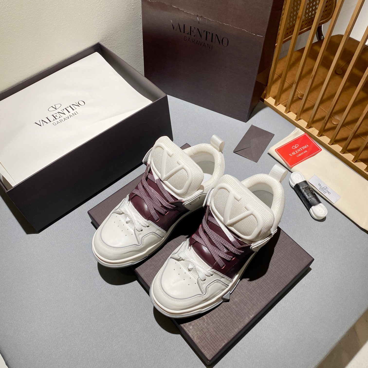 LuxluxHouse Best Quality Shoes Valentino