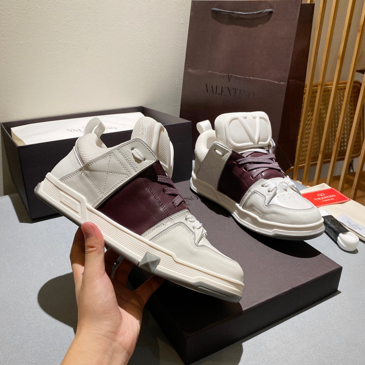 LuxluxHouse Best Quality Shoes Valentino