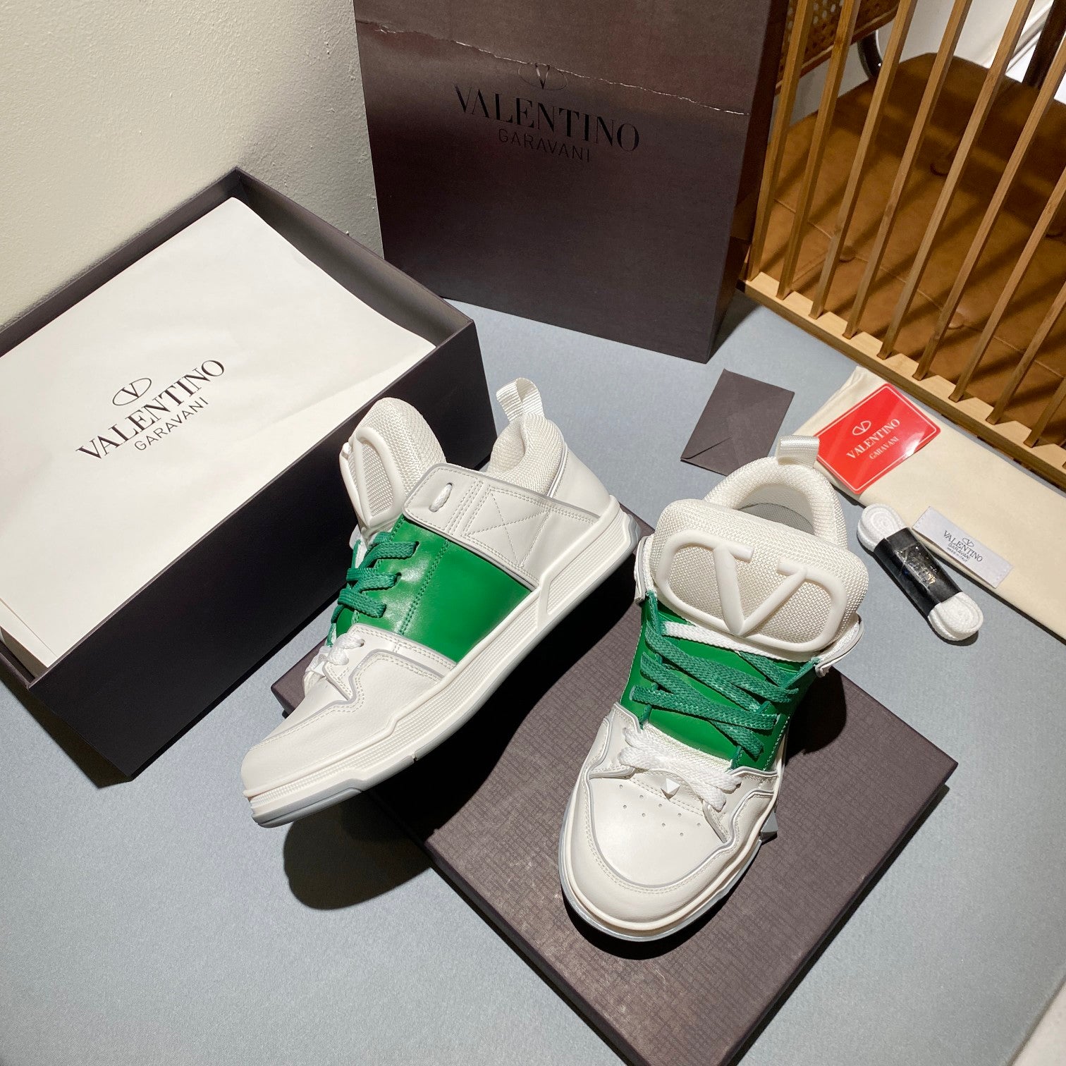 LuxluxHouse Best Quality Shoes Valentino