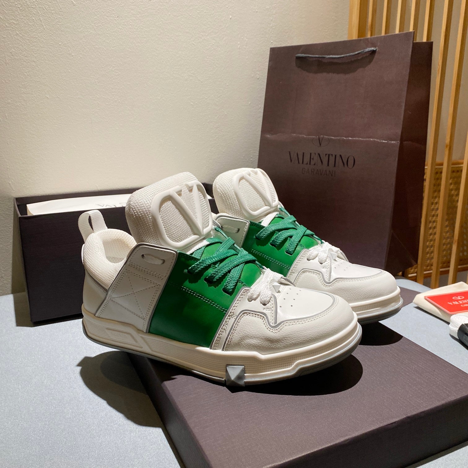 LuxluxHouse Best Quality Shoes Valentino