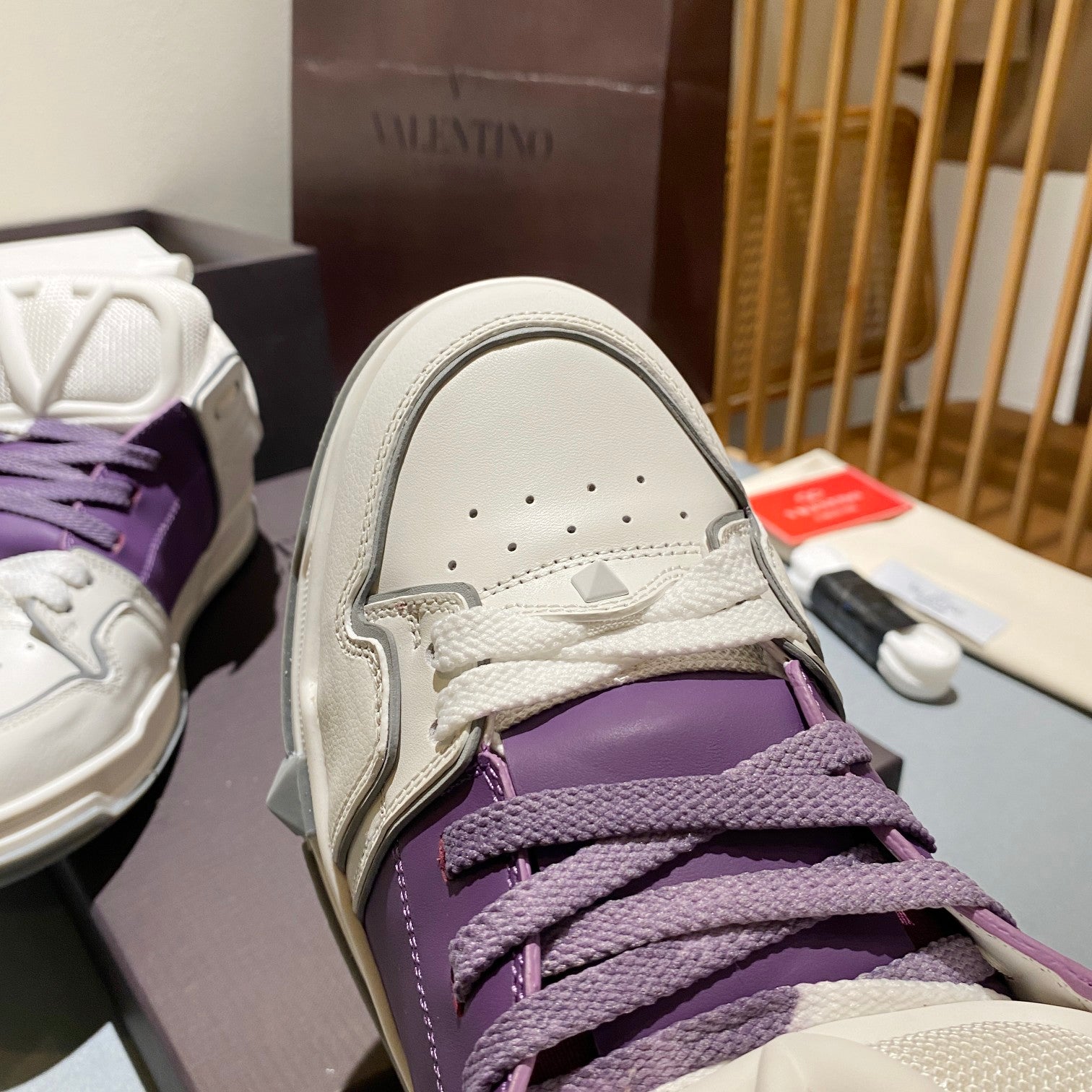 LuxluxHouse Best Quality Shoes Valentino