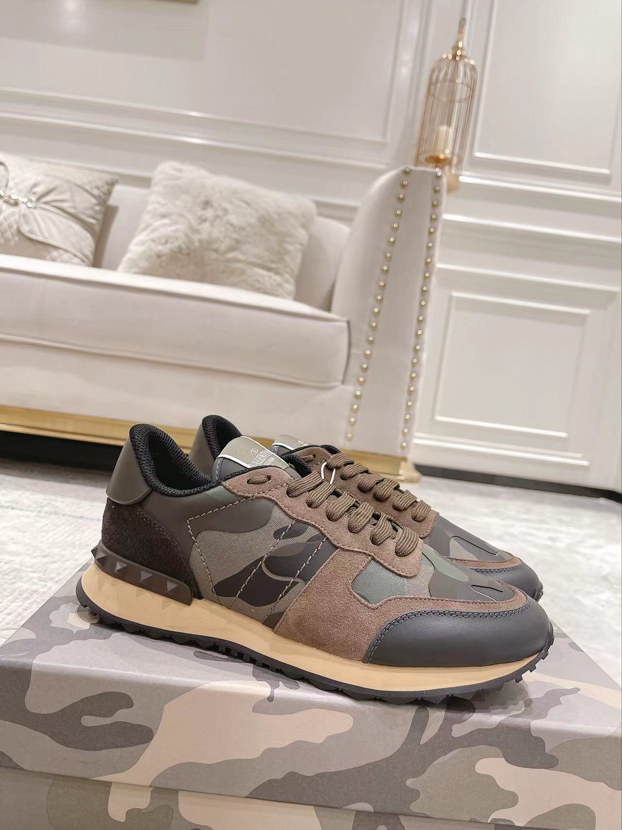 LuxluxHouse Best Quality Shoes Valentino