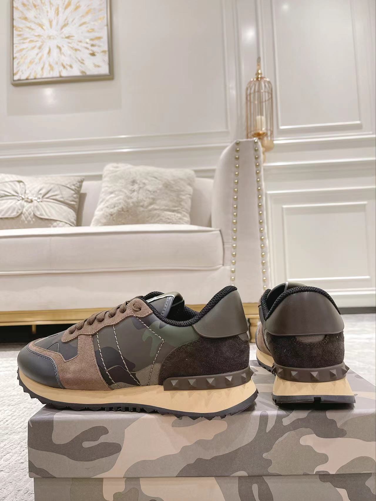 LuxluxHouse Best Quality Shoes Valentino