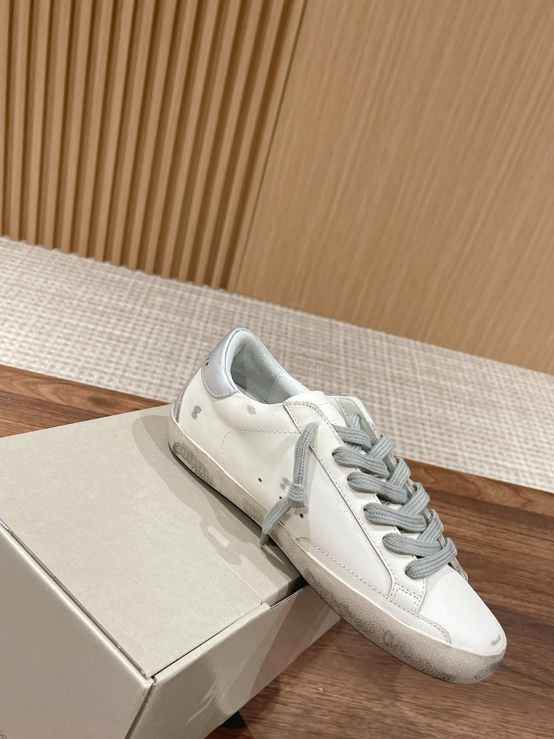 LuxluxHouse Best Quality Shoes Golden Goose