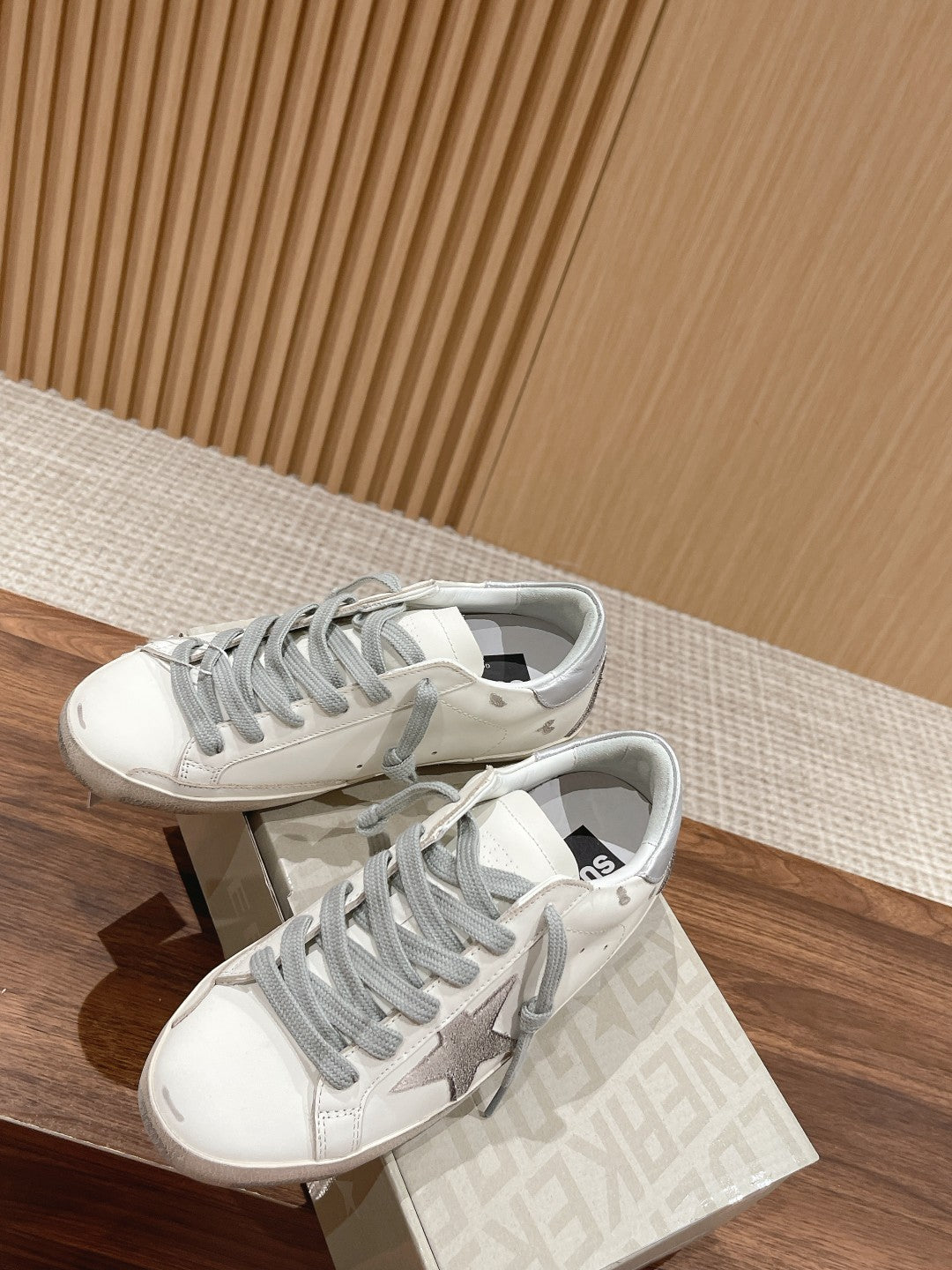 LuxluxHouse Best Quality Shoes Golden Goose