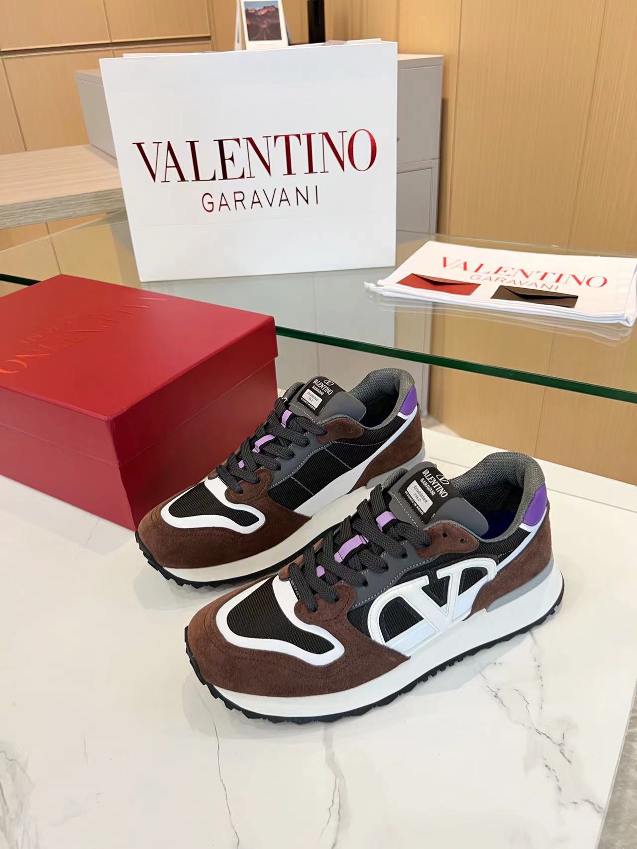 LuxluxHouse Best Quality Shoes Valentino