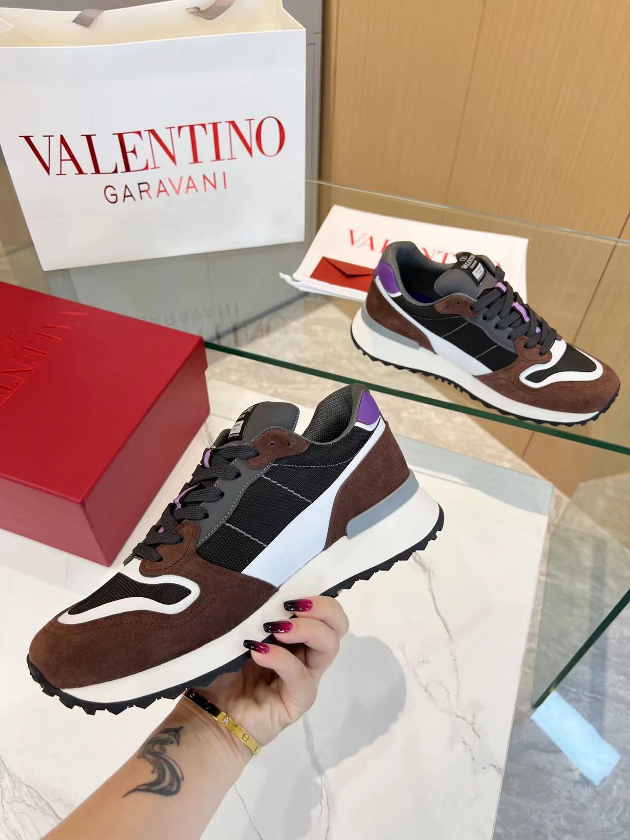 LuxluxHouse Best Quality Shoes Valentino