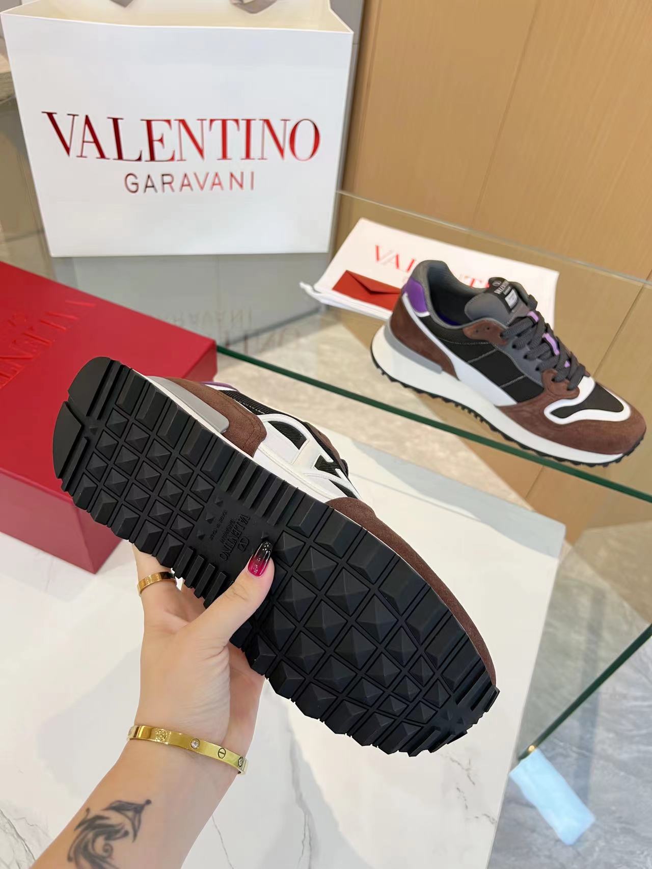 LuxluxHouse Best Quality Shoes Valentino