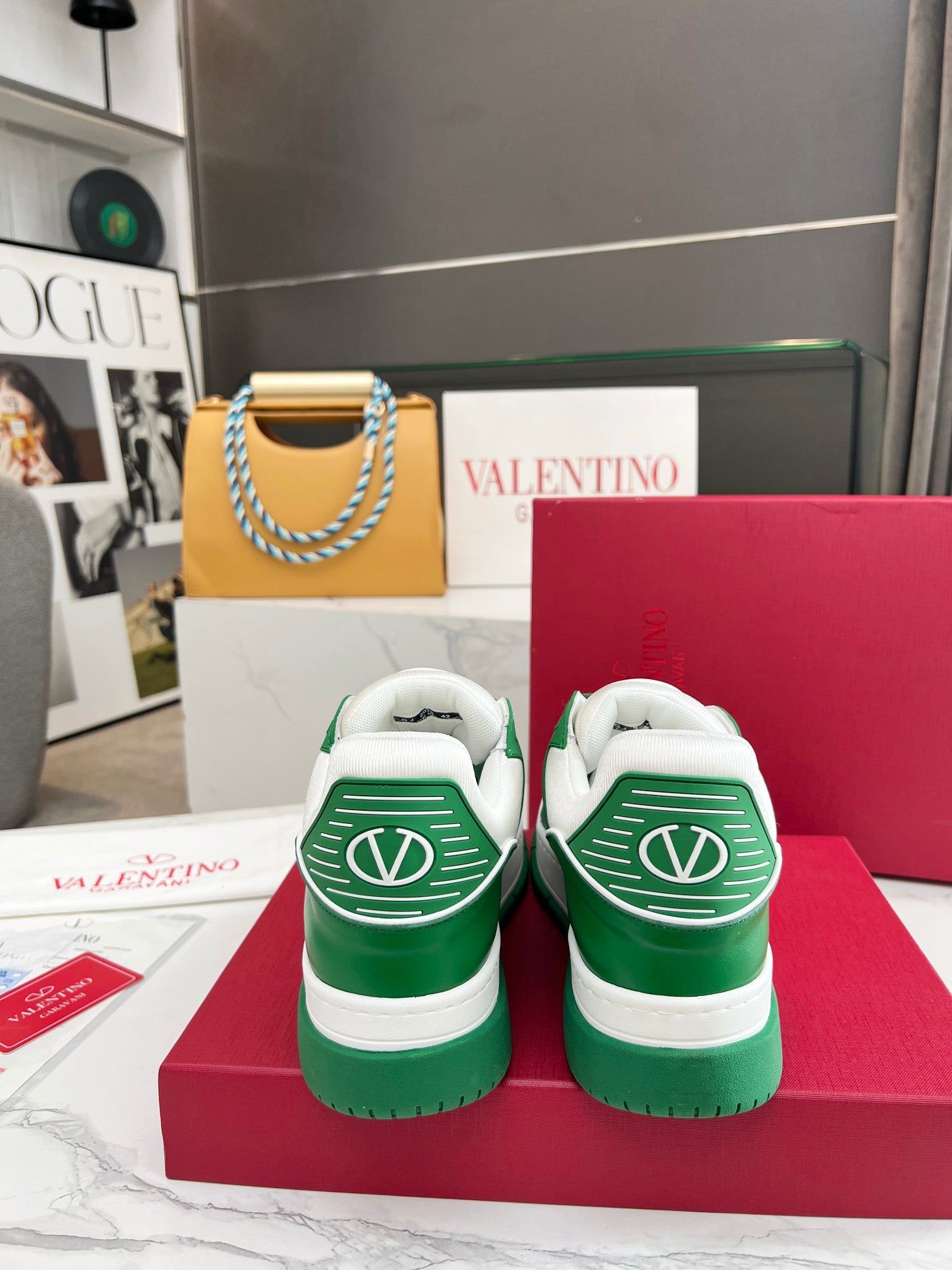 LuxluxHouse Best Quality Shoes Valentino