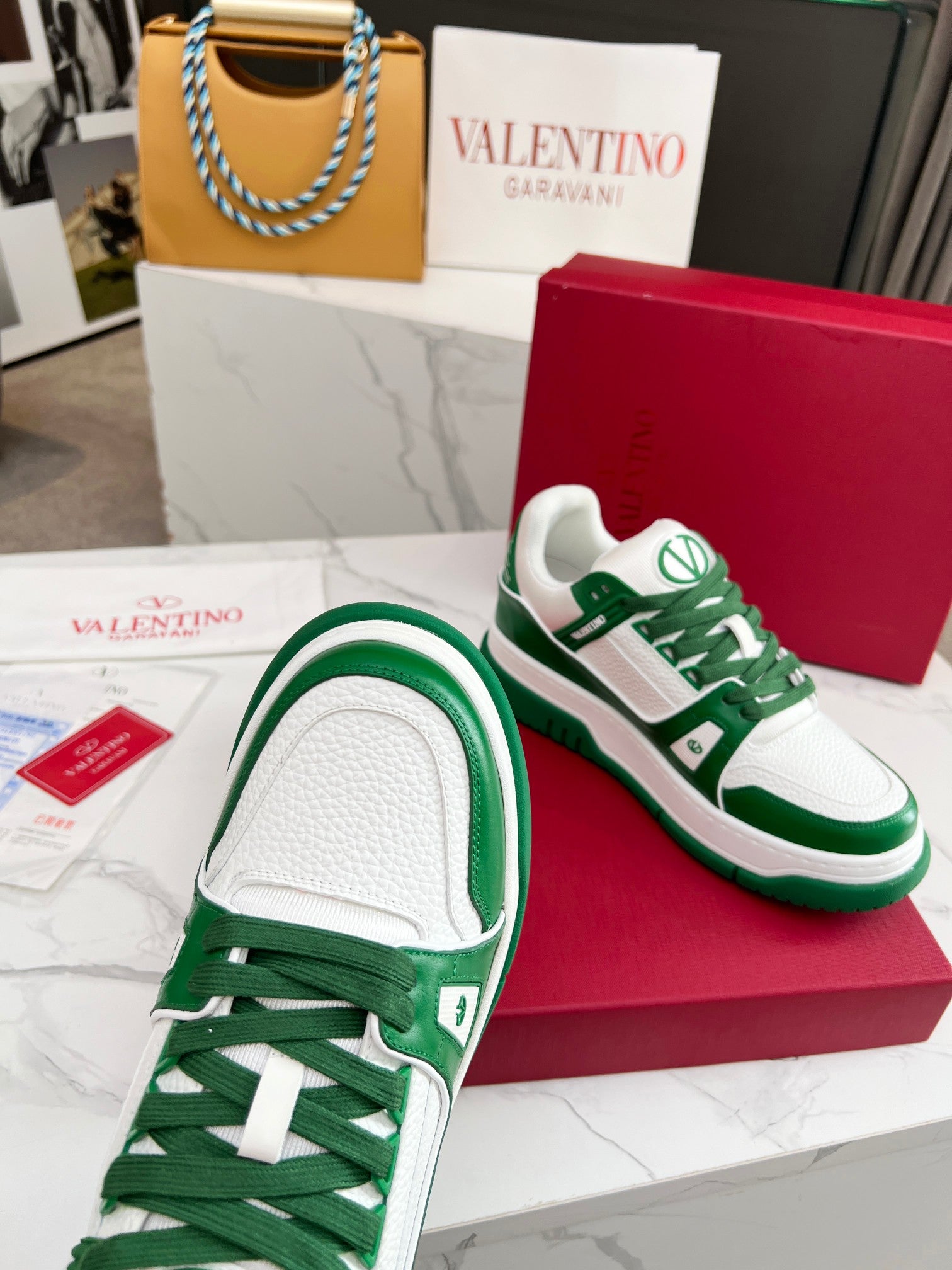 LuxluxHouse Best Quality Shoes Valentino