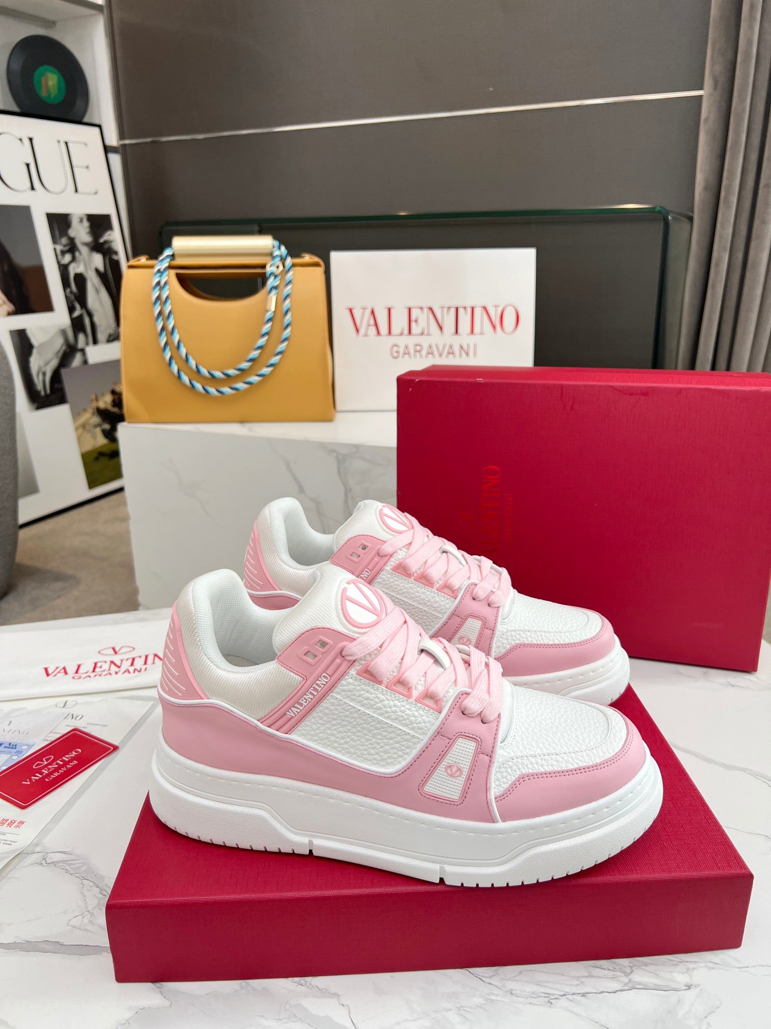 LuxluxHouse Best Quality Shoes Valentino