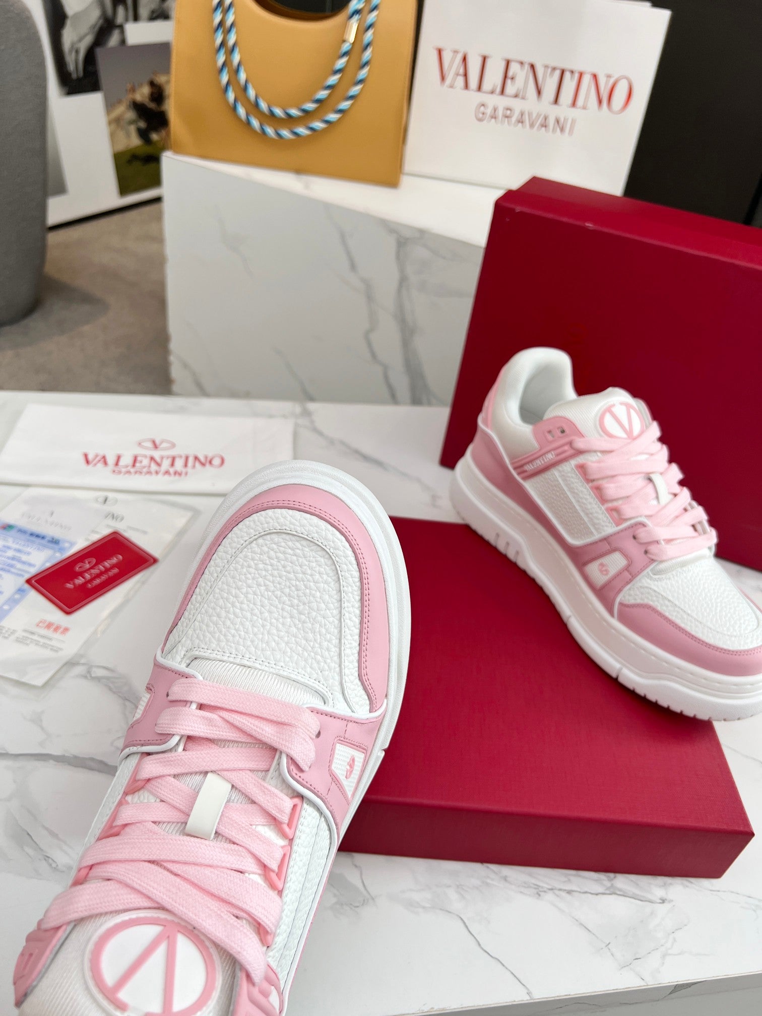 LuxluxHouse Best Quality Shoes Valentino