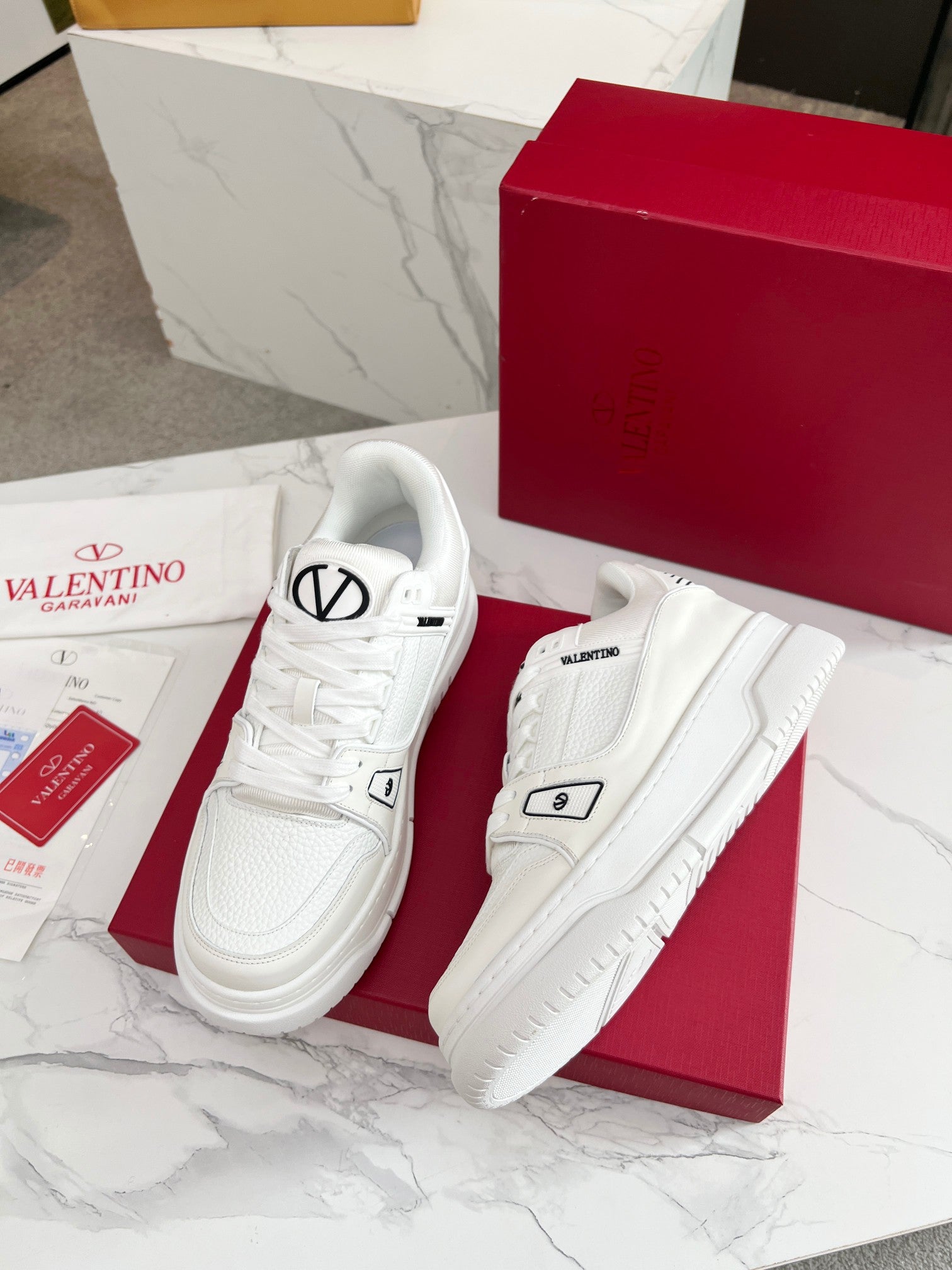LuxluxHouse Best Quality Shoes Valentino