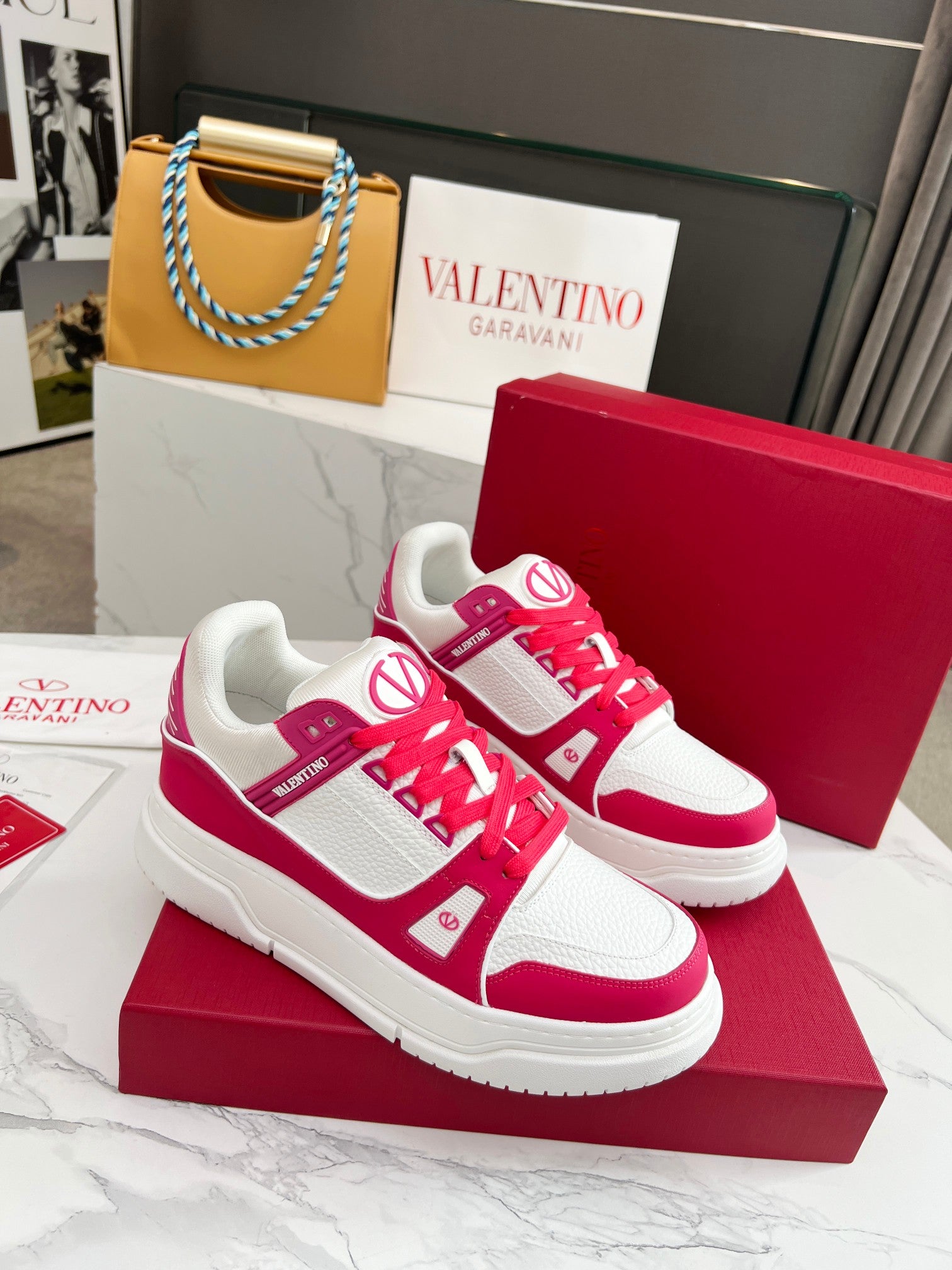 LuxluxHouse Best Quality Shoes Valentino