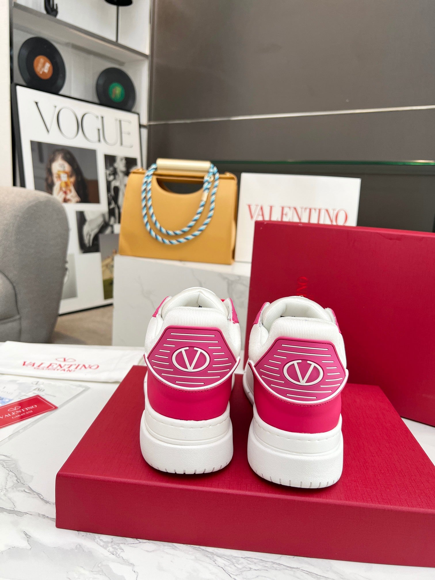 LuxluxHouse Best Quality Shoes Valentino