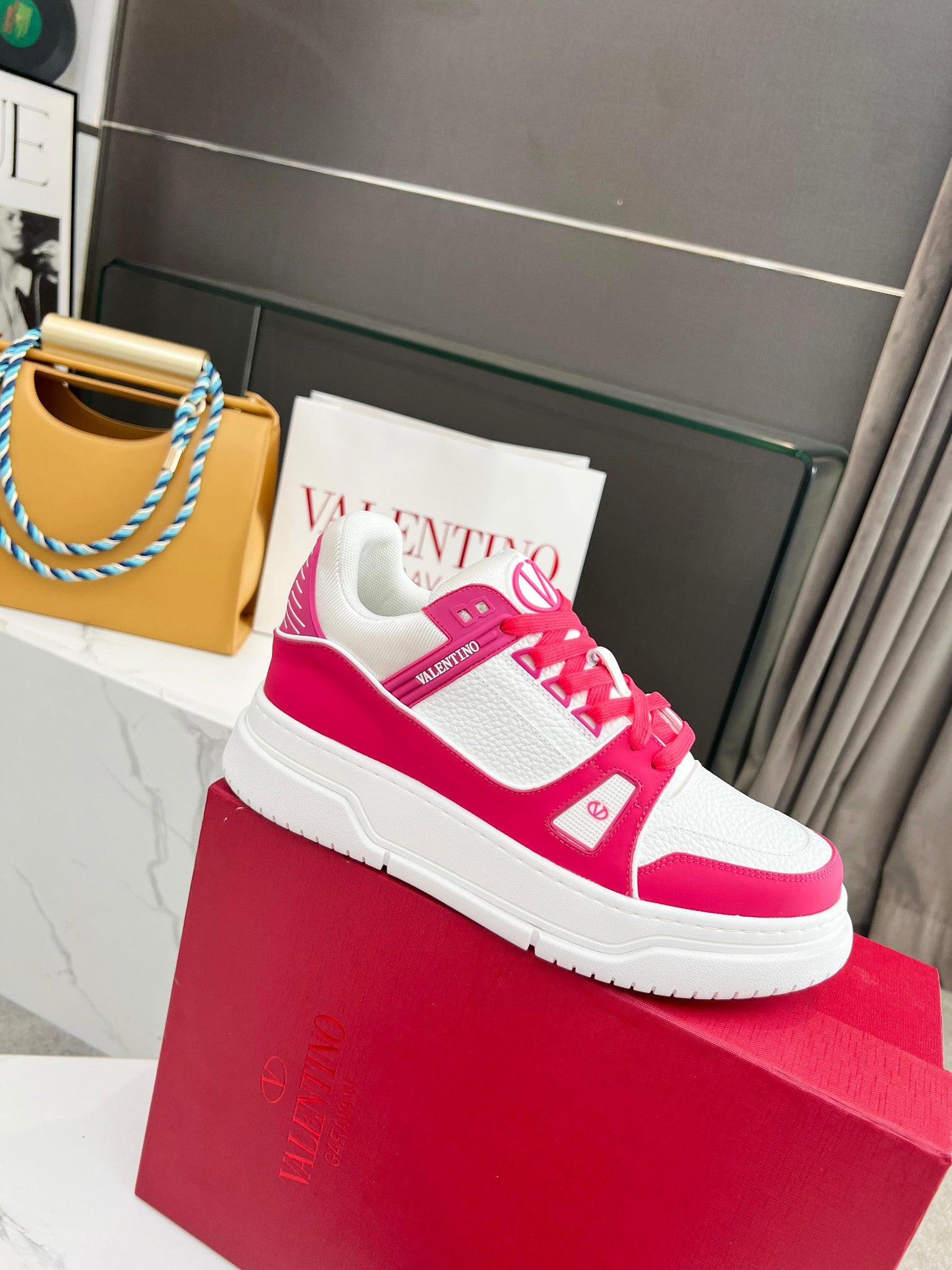 LuxluxHouse Best Quality Shoes Valentino
