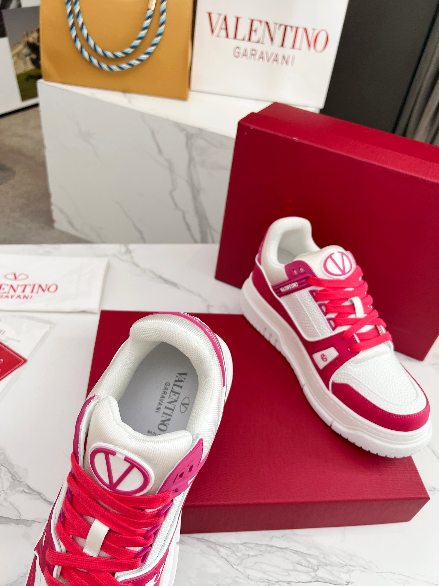 LuxluxHouse Best Quality Shoes Valentino