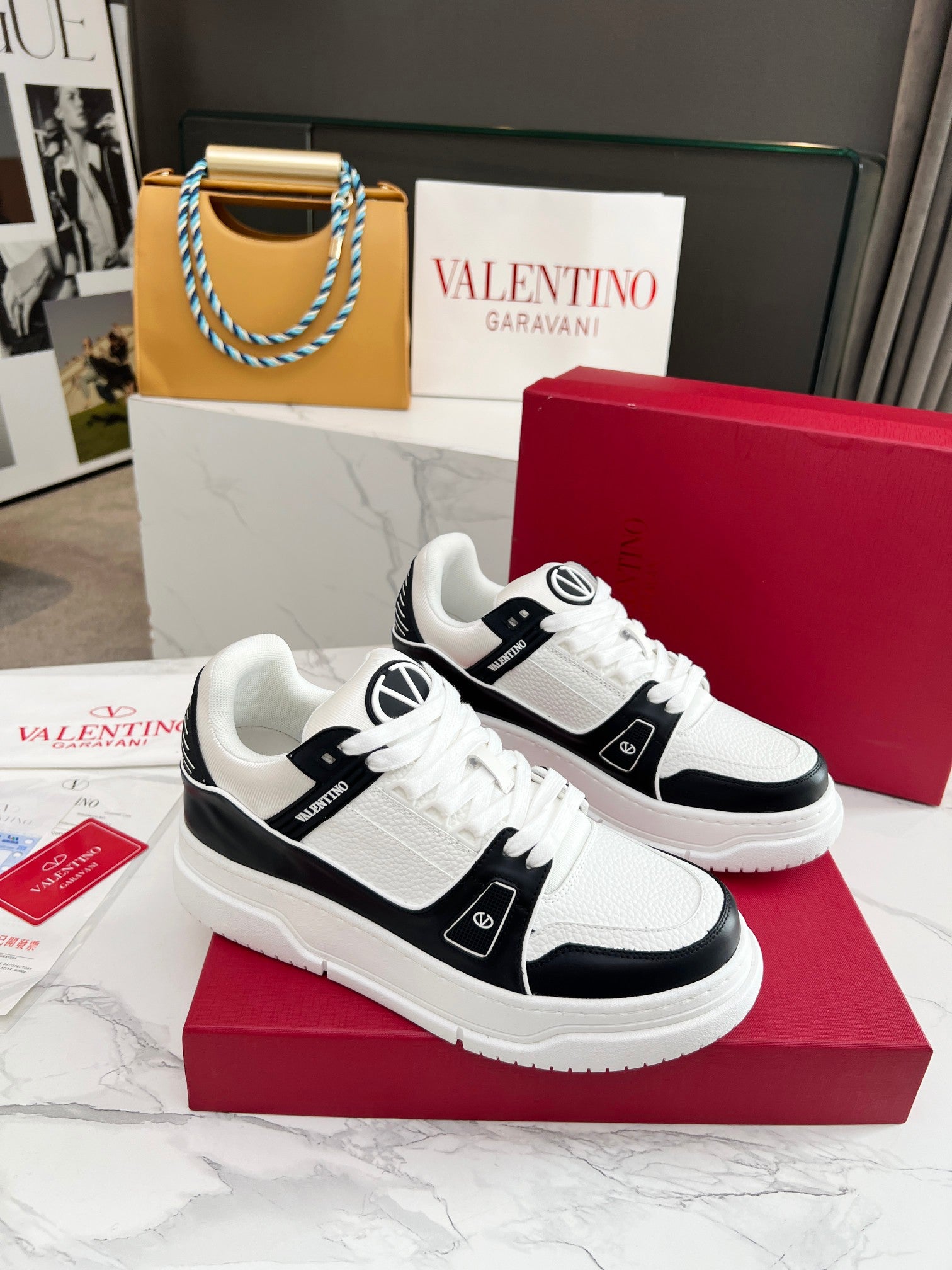 LuxluxHouse Best Quality Shoes Valentino