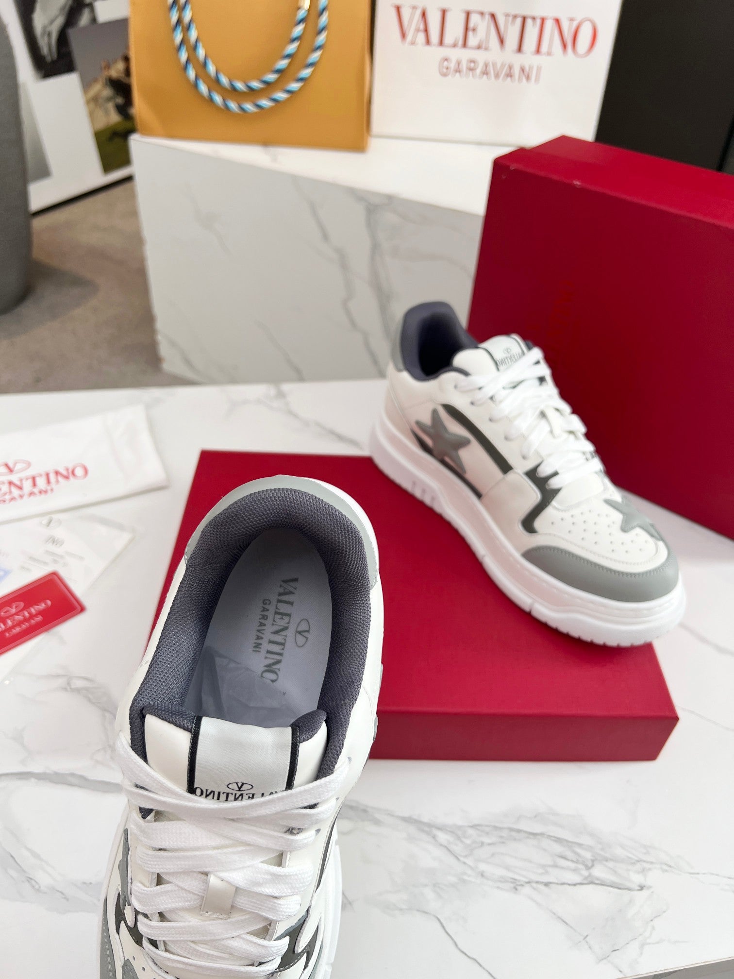 LuxluxHouse Best Quality Shoes Valentino