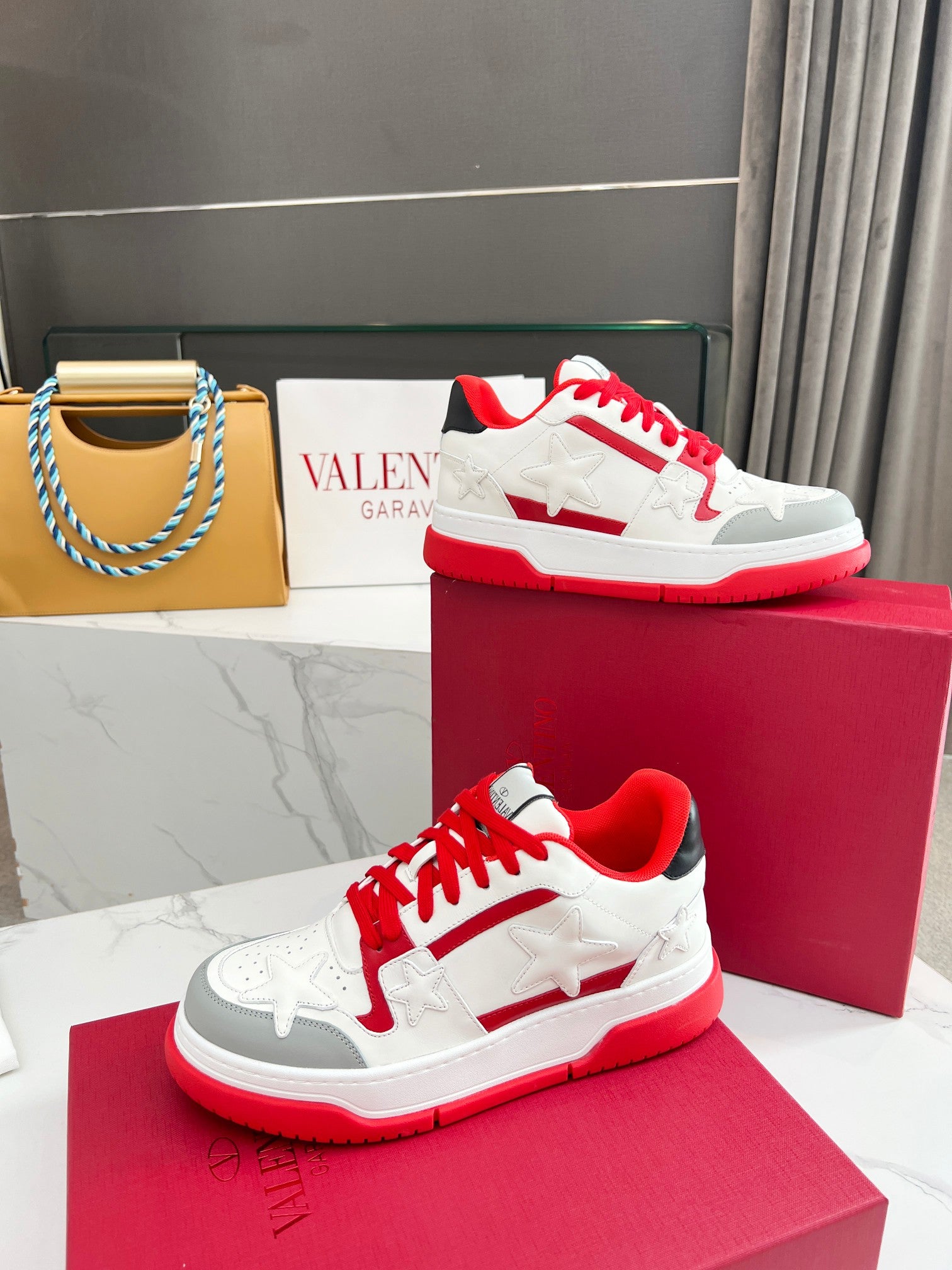 LuxluxHouse Best Quality Shoes Valentino