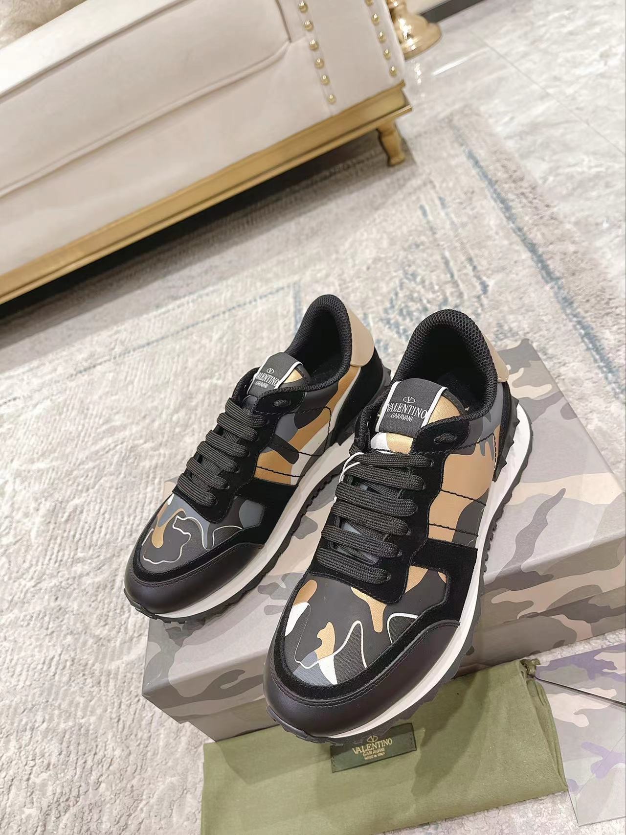 LuxluxHouse Best Quality Shoes Valentino