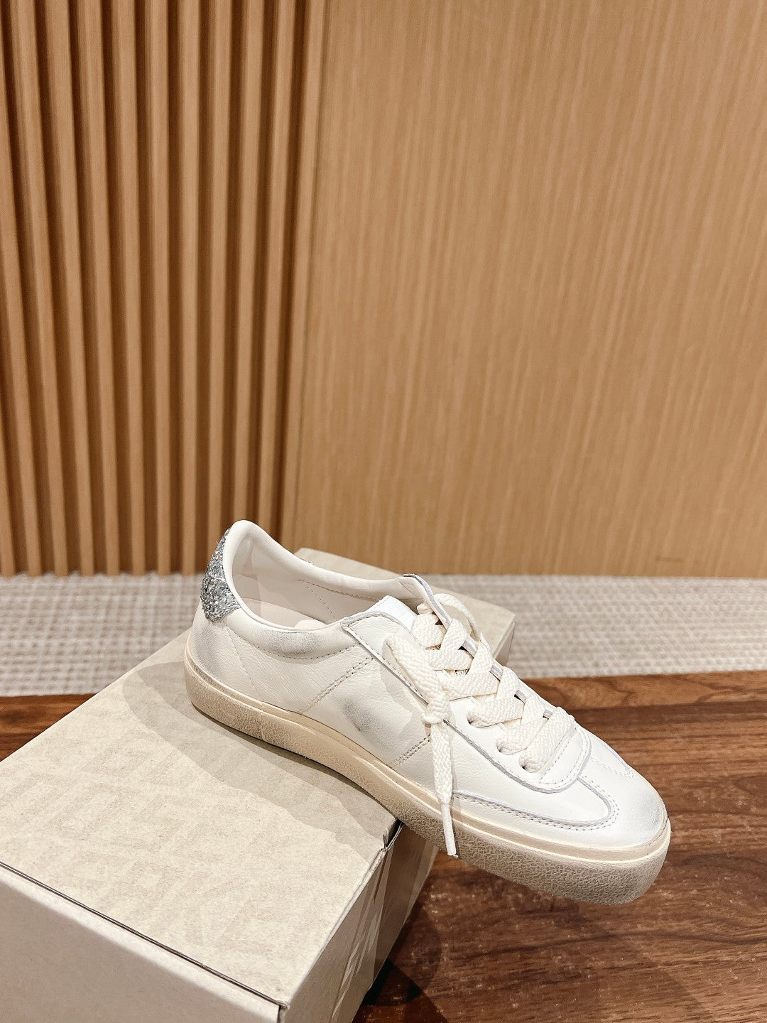 LuxluxHouse Best Quality Shoes Golden Goose