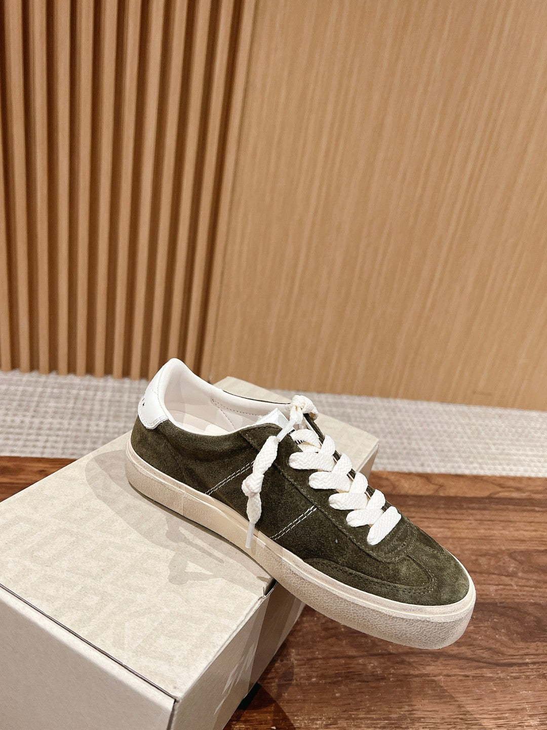 LuxluxHouse Best Quality Shoes Golden Goose