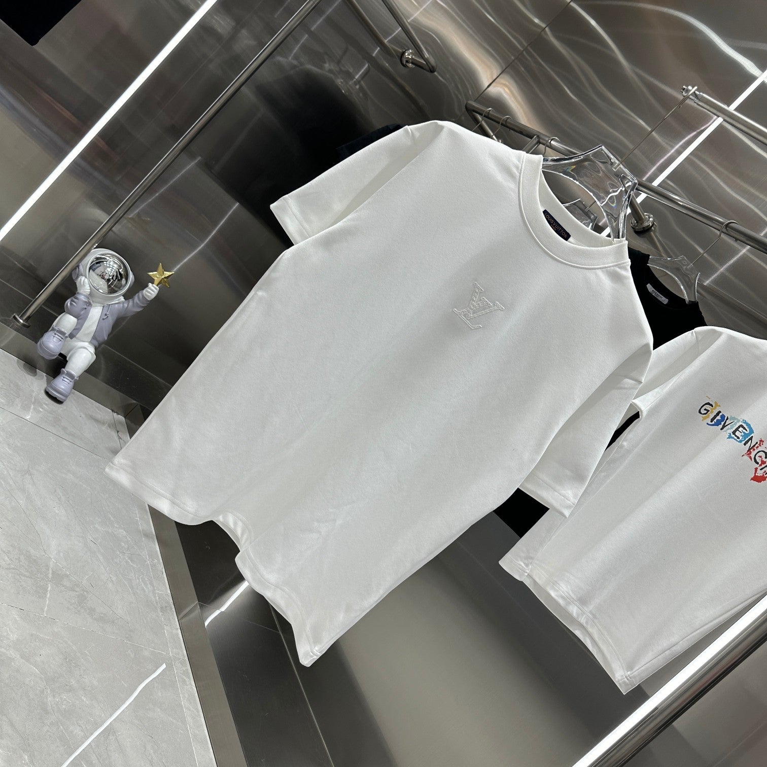 LuxluxHouse Best Quality Clothes T-shirt Louis Vuitton