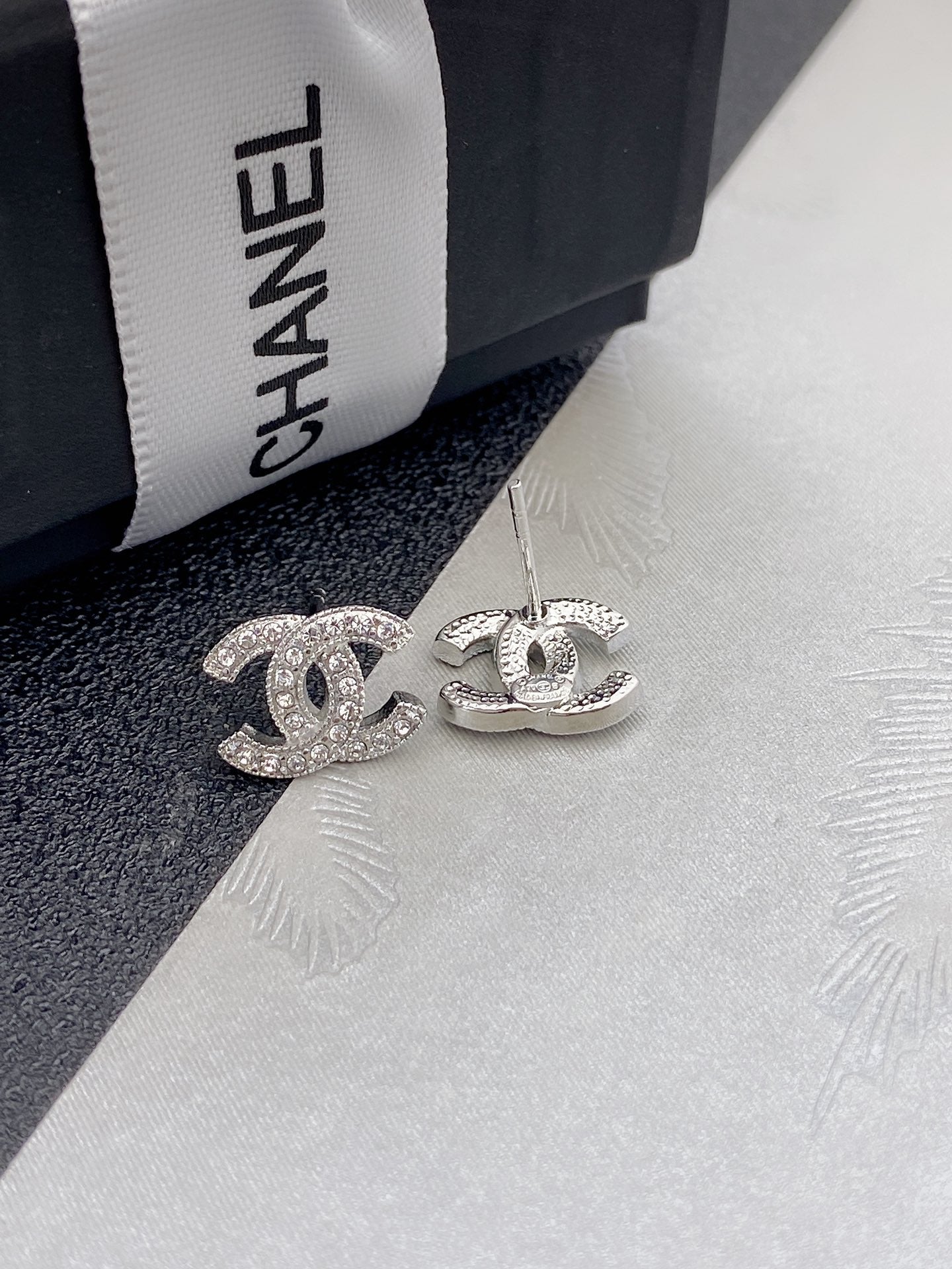 LuxluxHouse Best Quality Accessories Chanel