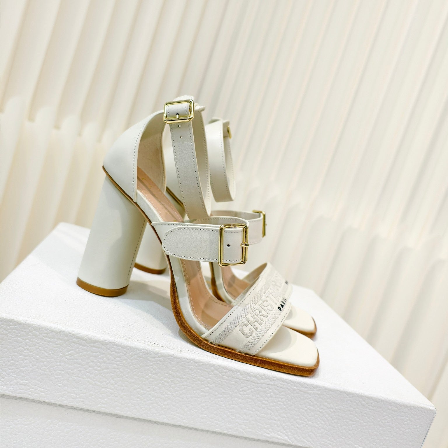 LuxluxHouse Best Quality Women Shoes Dior