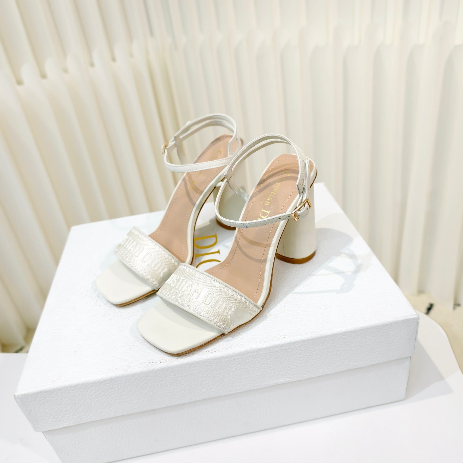 LuxluxHouse Best Quality Women Shoes Dior