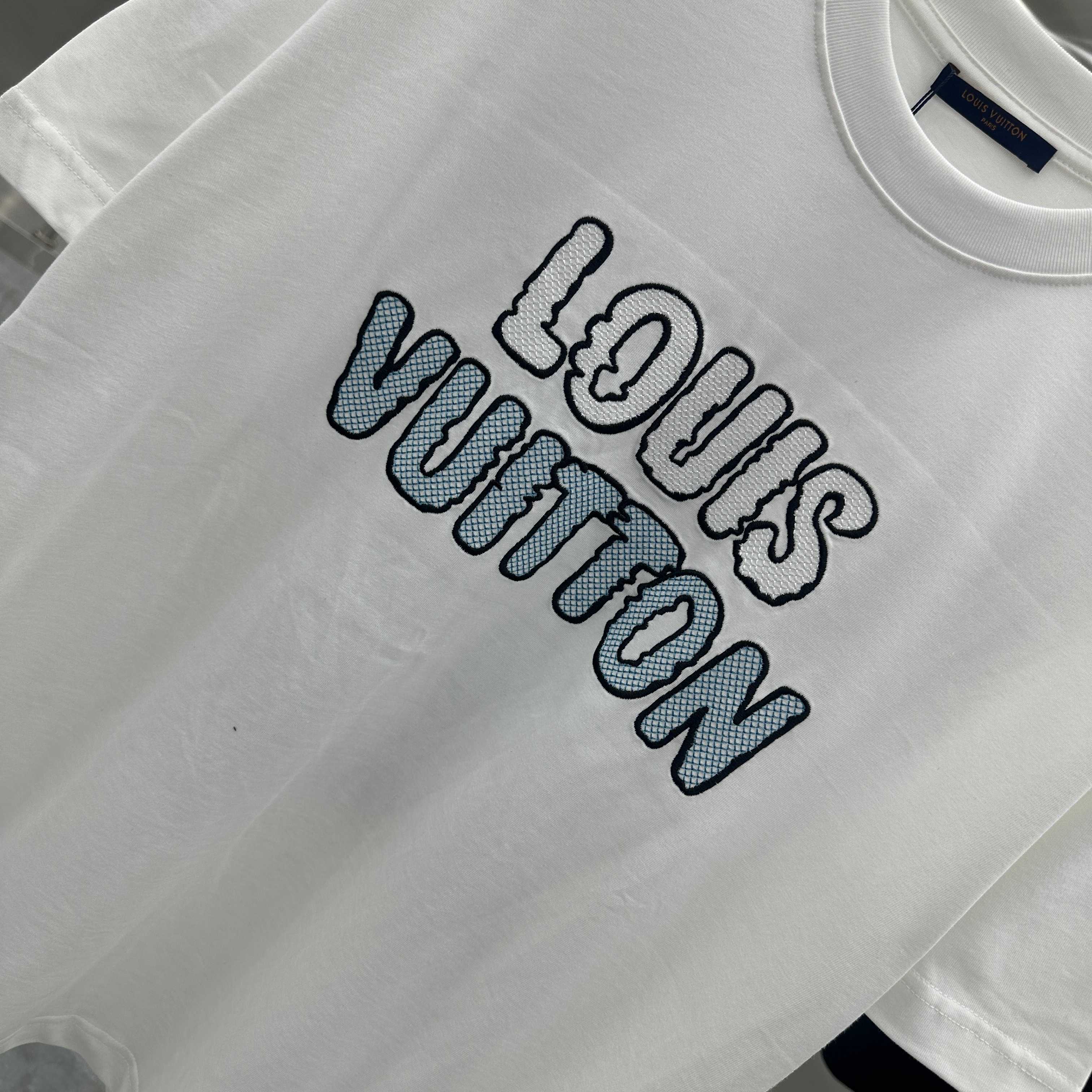 LuxluxHouse Best Quality Clothes T-shirt Louis Vuitton