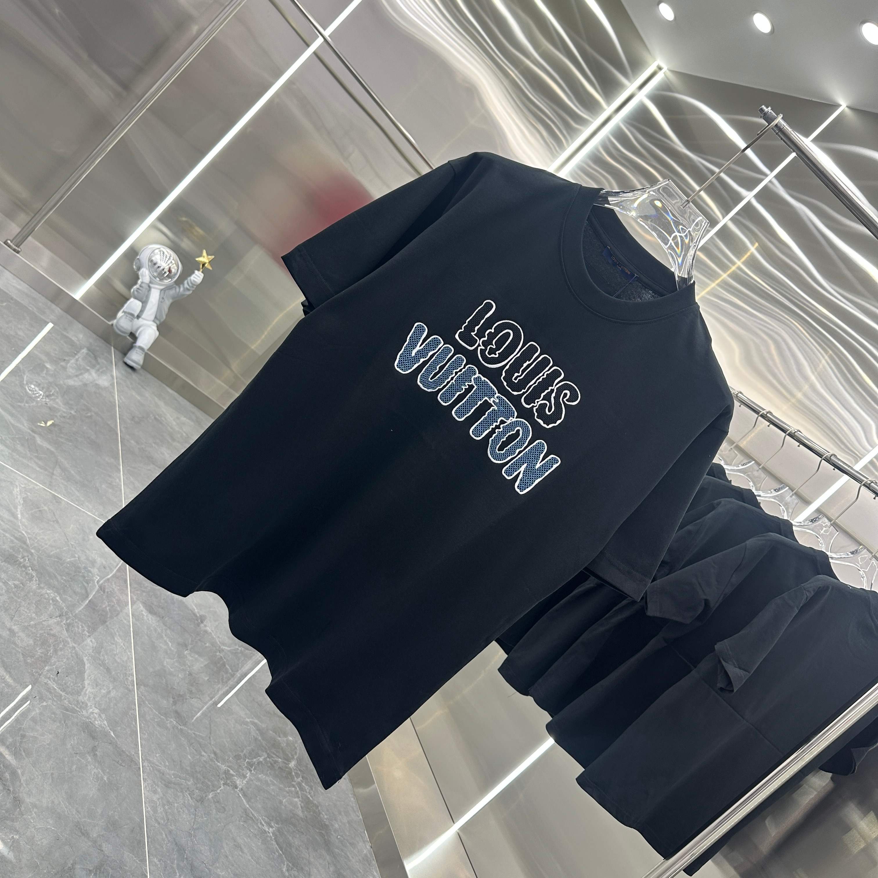 LuxluxHouse Best Quality Clothes T-shirt Louis Vuitton