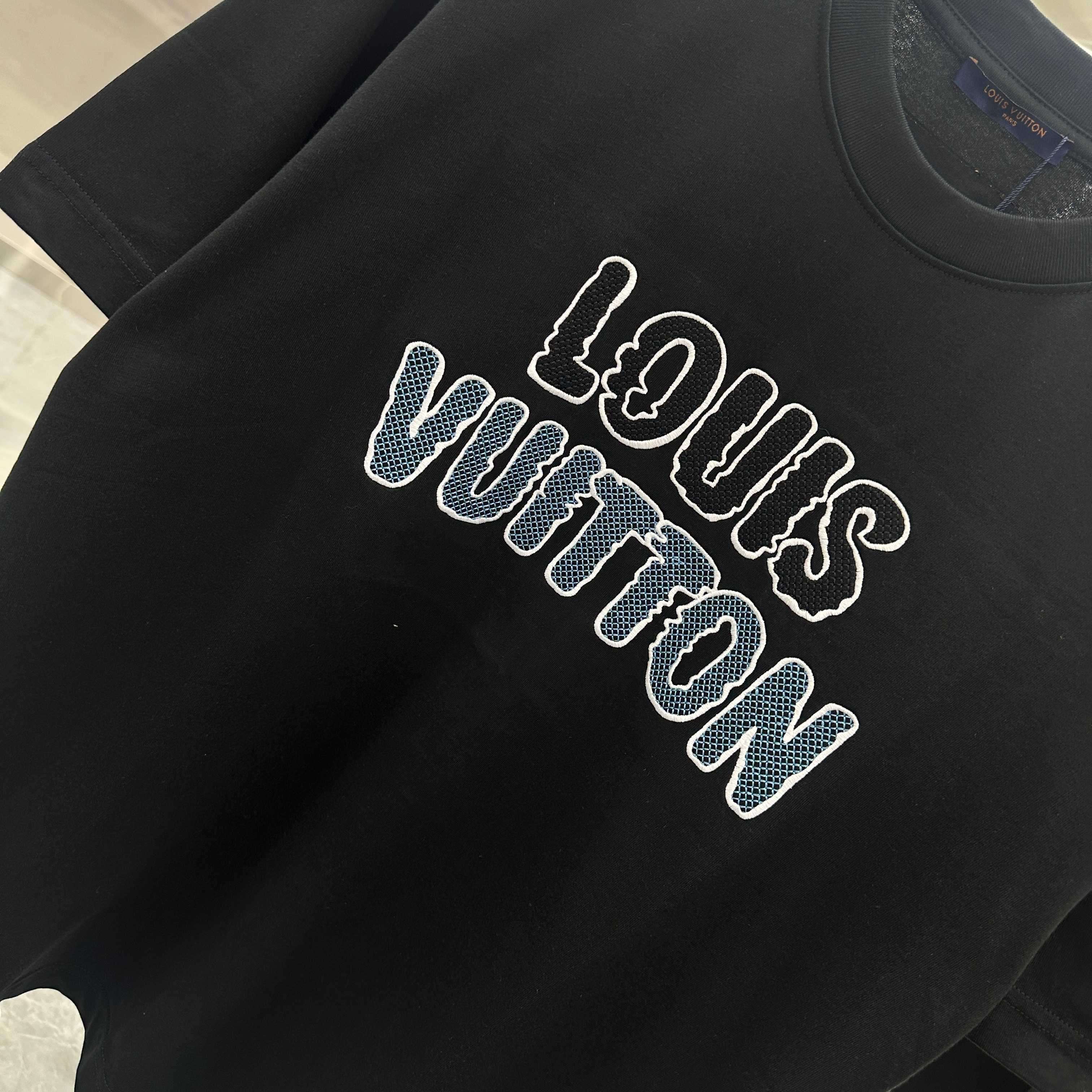 LuxluxHouse Best Quality Clothes T-shirt Louis Vuitton