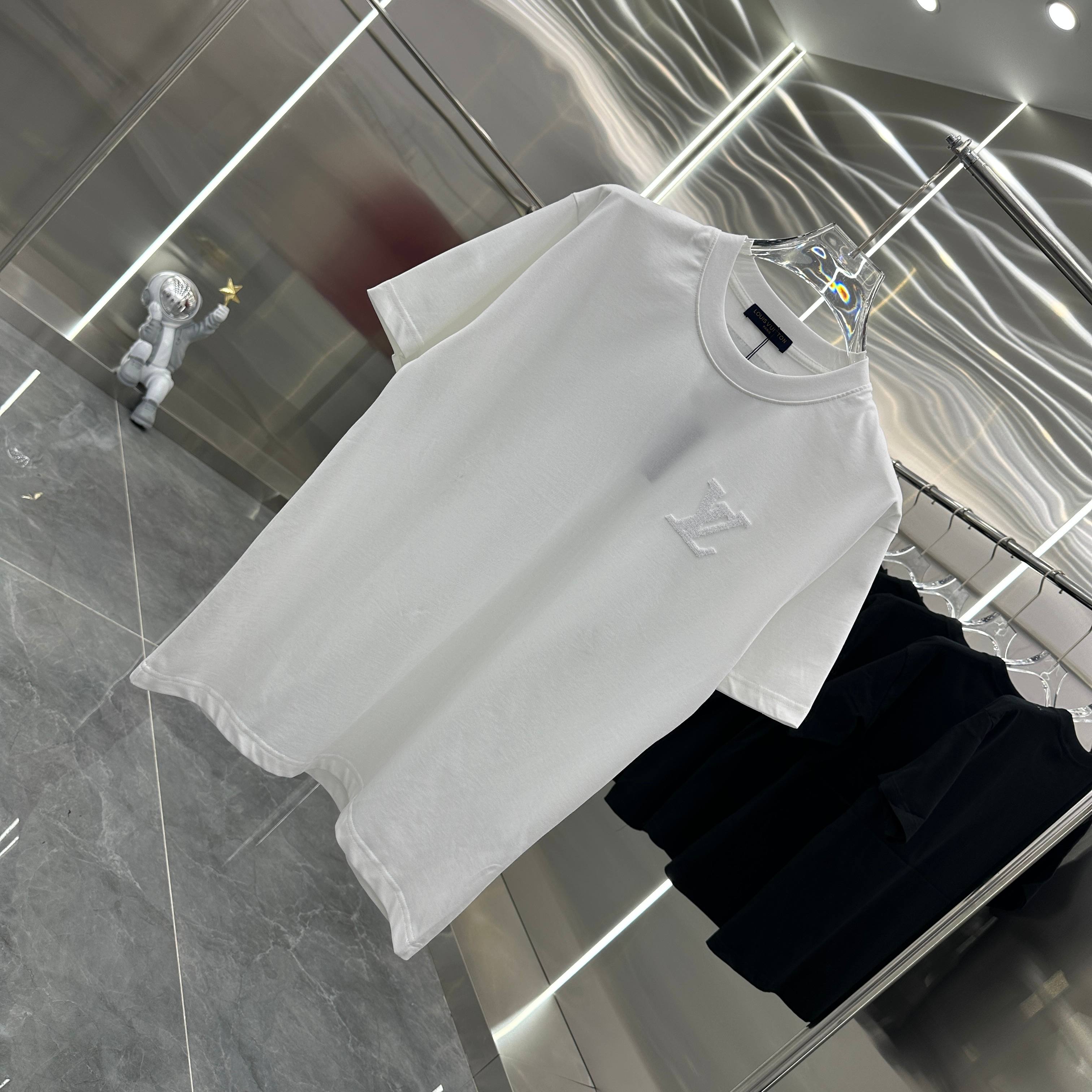 LuxluxHouse Best Quality Clothes T-shirt Louis Vuitton