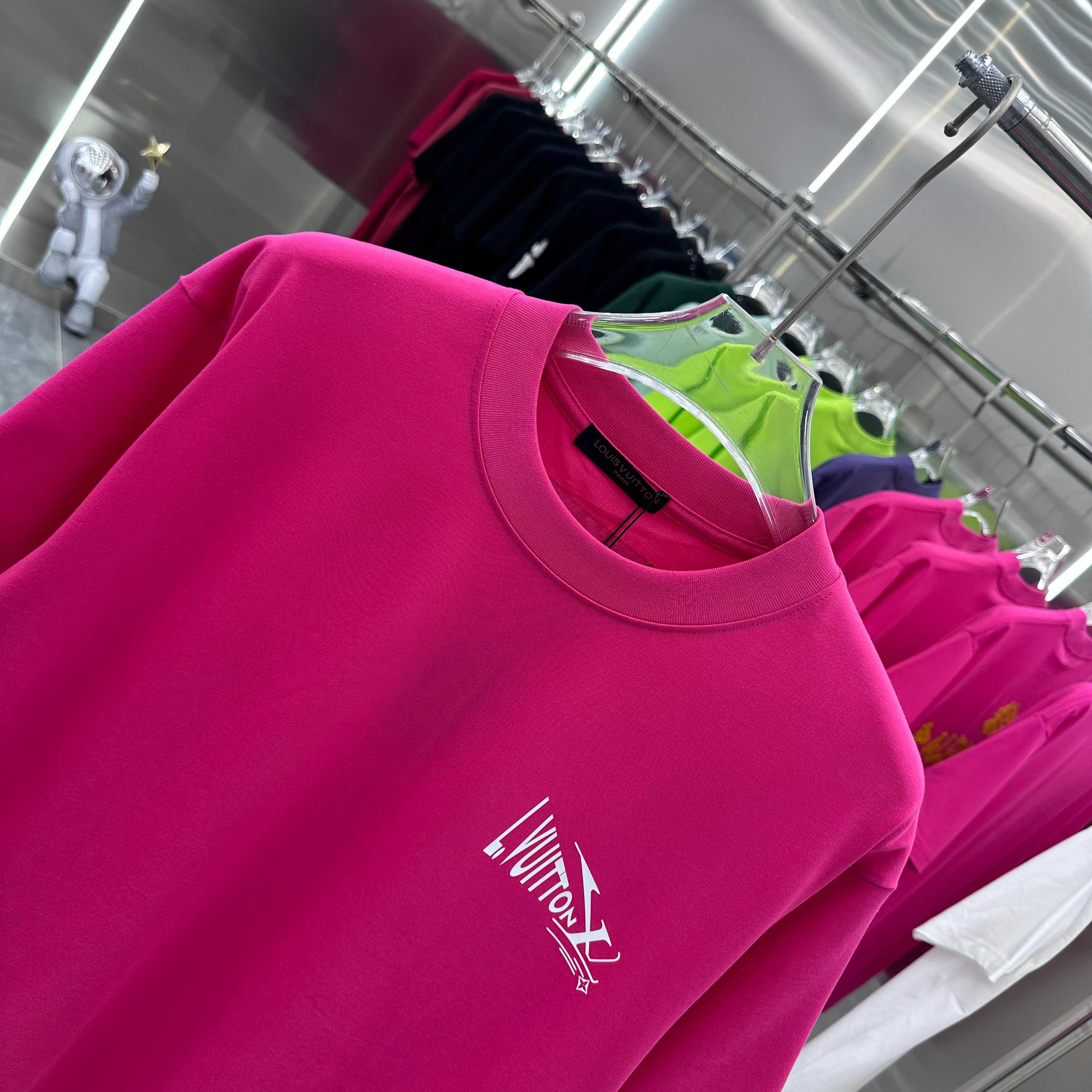 LuxluxHouse Best Quality Clothes T-shirt Louis Vuitton