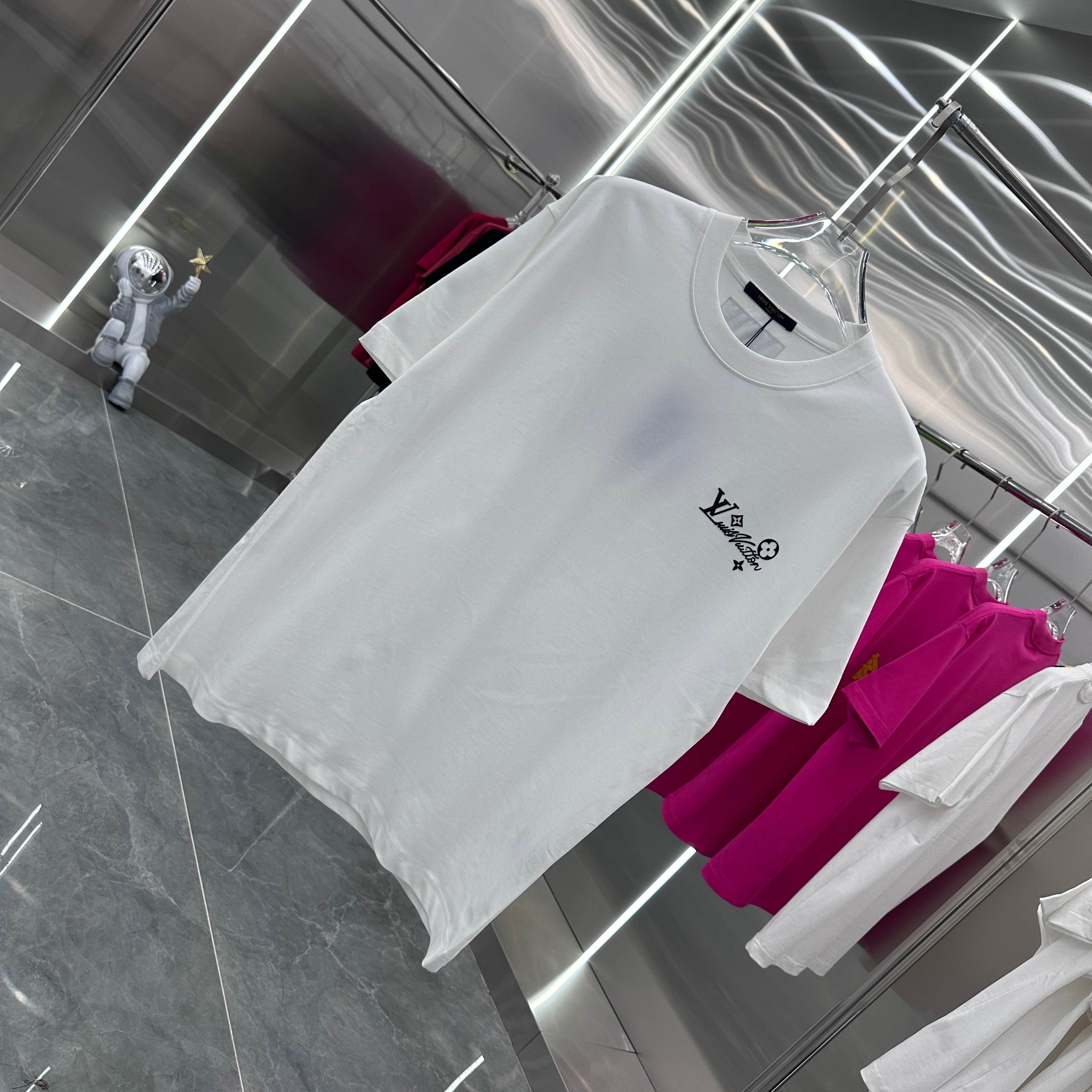 LuxluxHouse Best Quality Clothes T-shirt Louis Vuitton