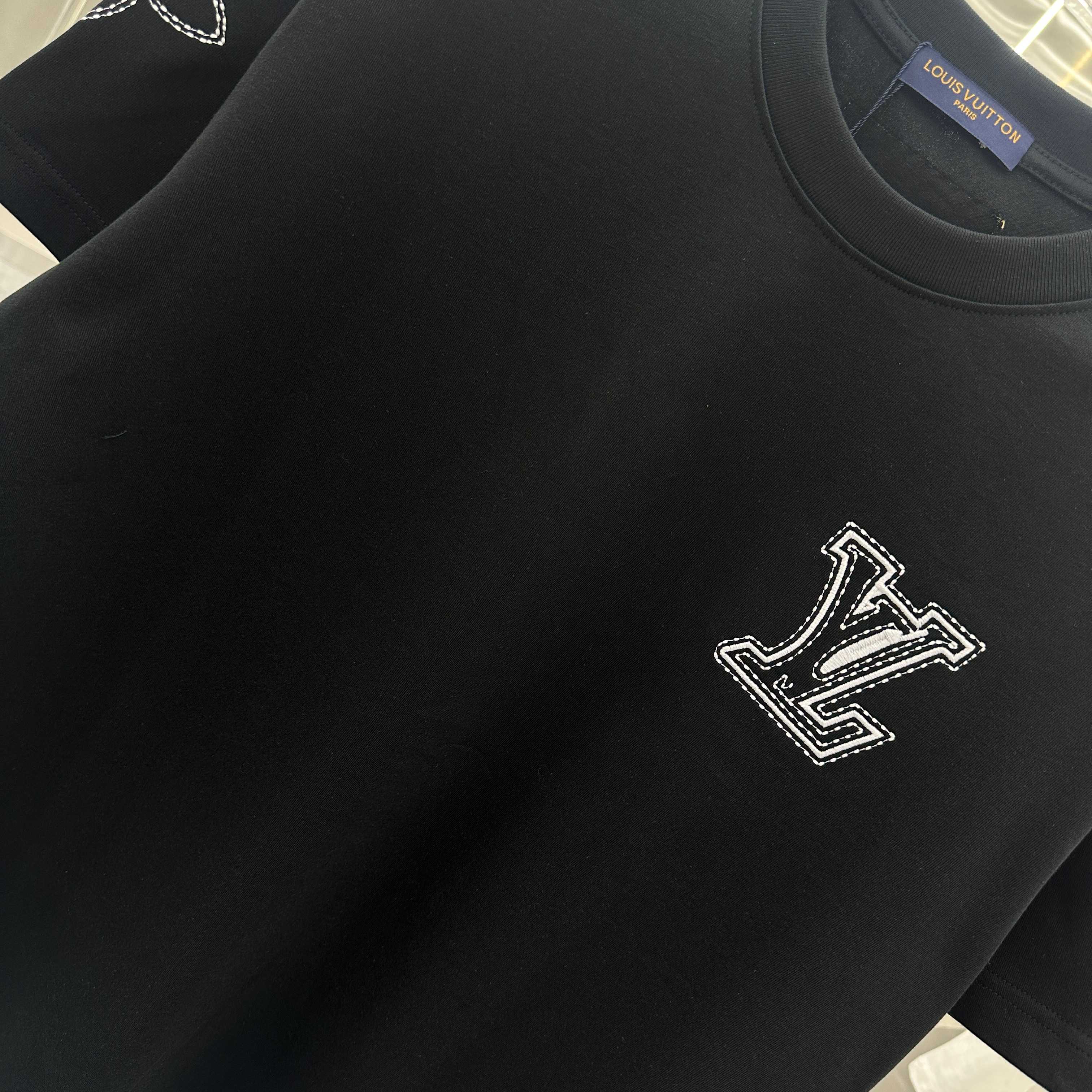 LuxluxHouse Best Quality Clothes T-shirt Louis Vuitton