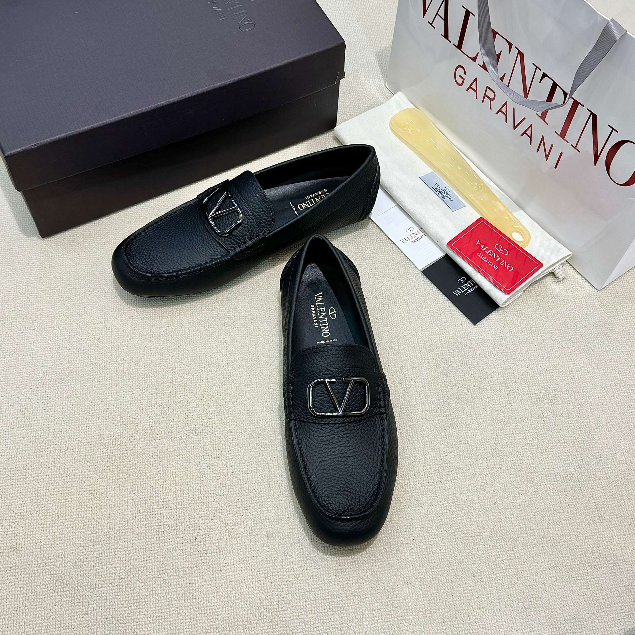 LuxluxHouse Best Quality Shoes Valentino