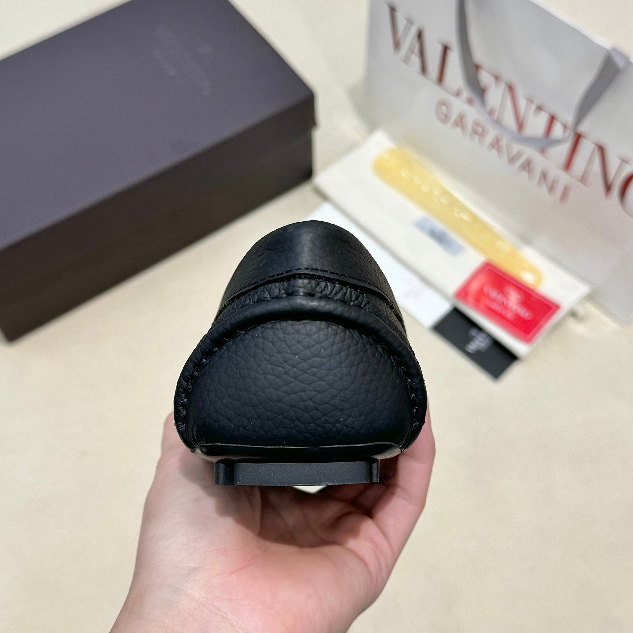 LuxluxHouse Best Quality Shoes Valentino