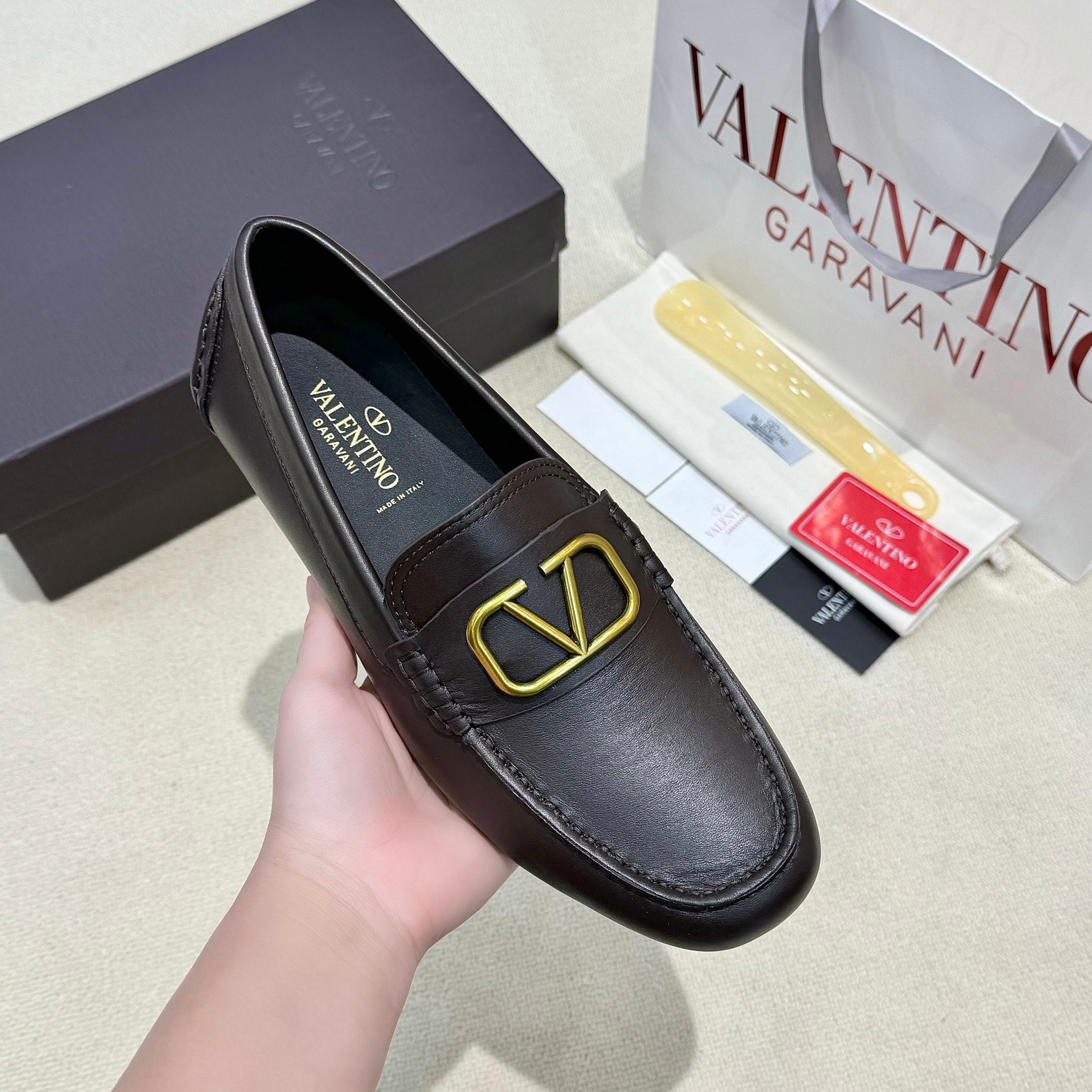 LuxluxHouse Best Quality Shoes Valentino