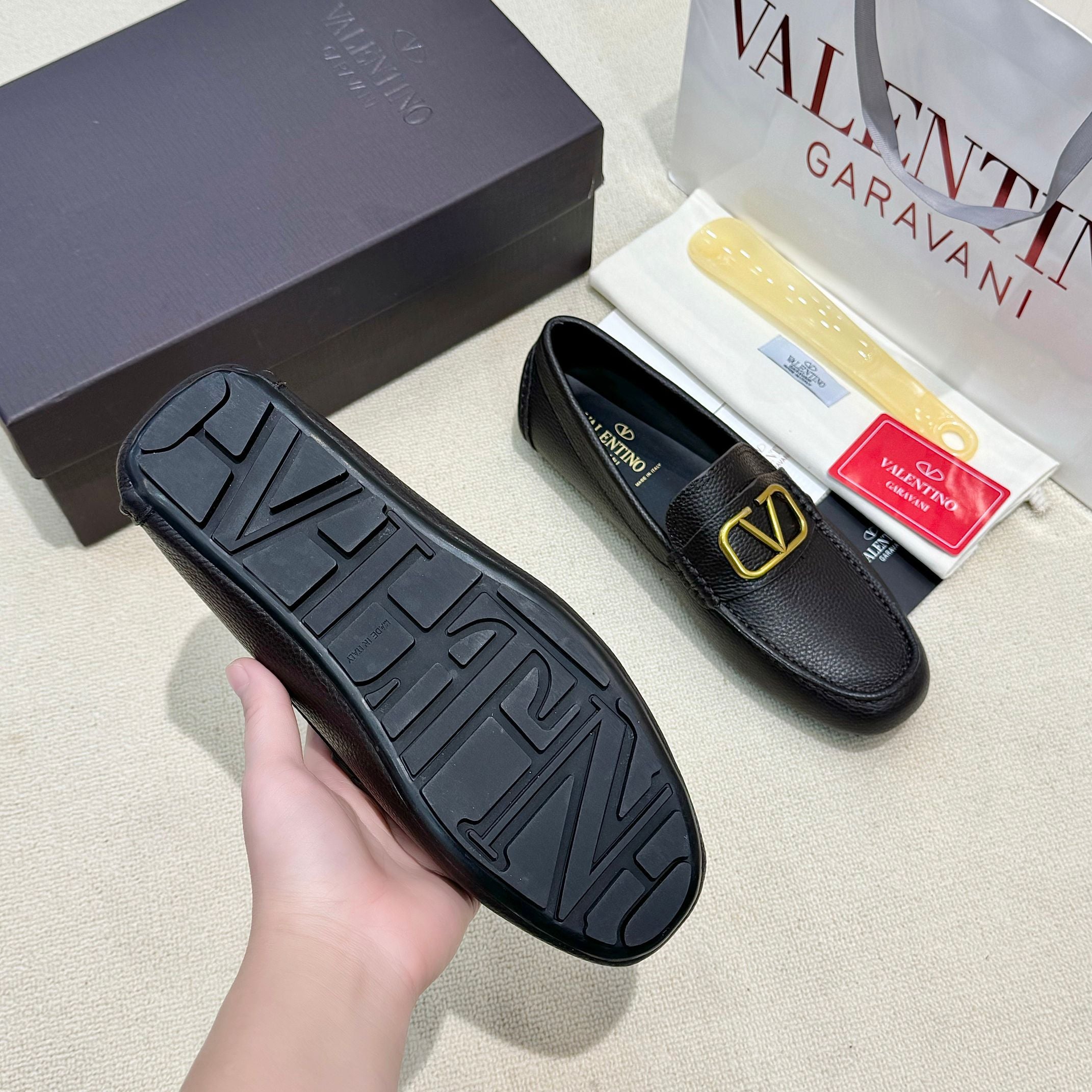LuxluxHouse Best Quality Shoes Valentino