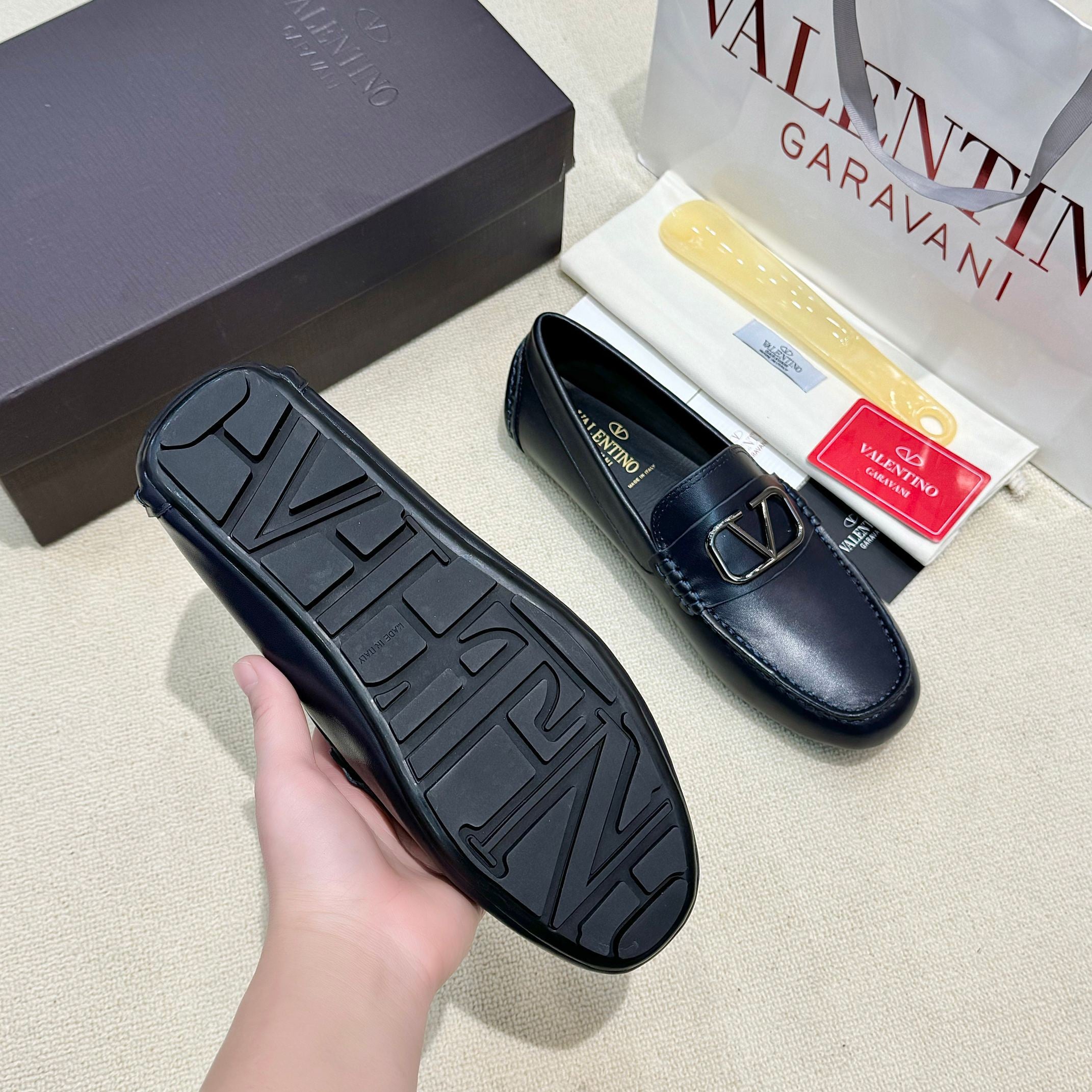 LuxluxHouse Best Quality Shoes Valentino
