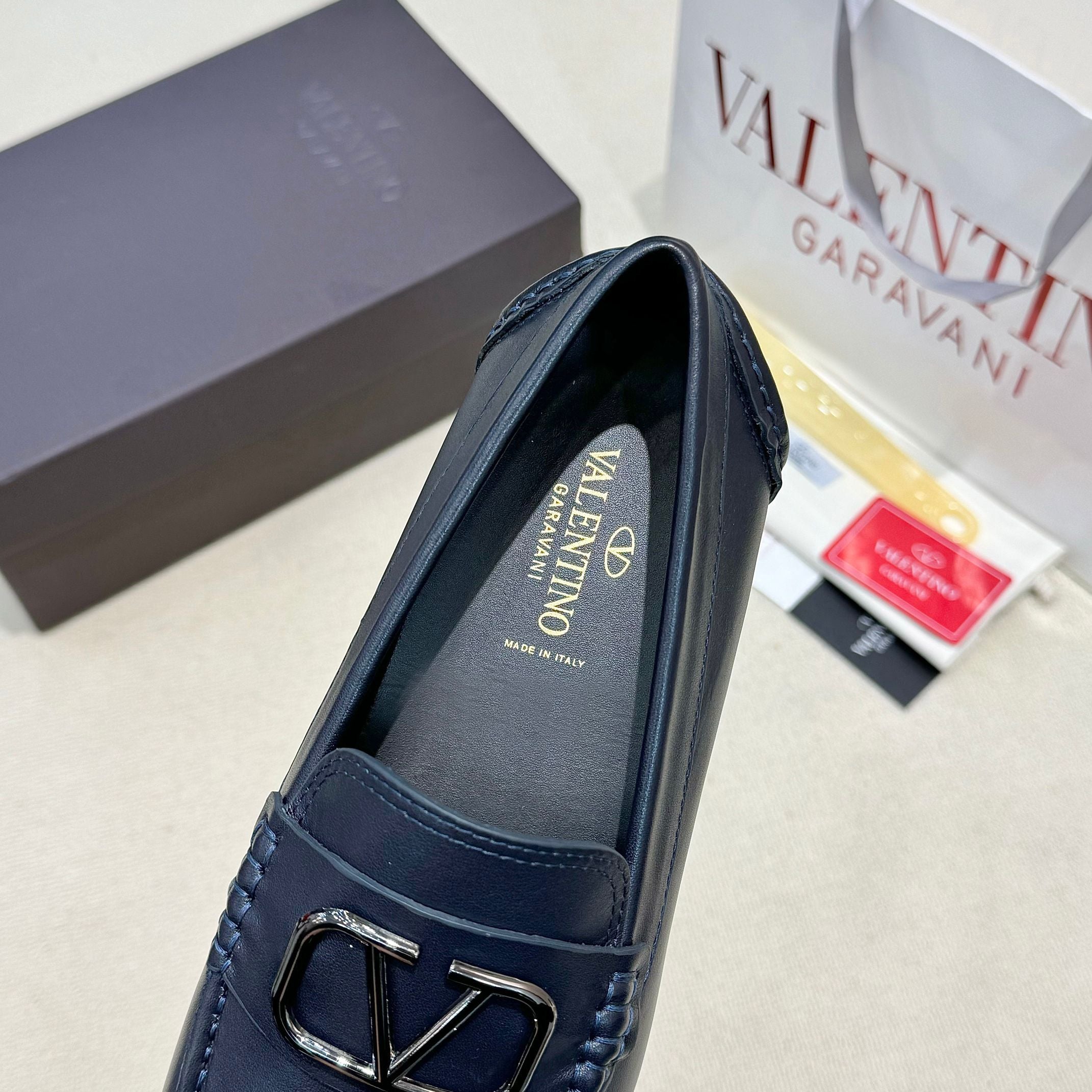 LuxluxHouse Best Quality Shoes Valentino