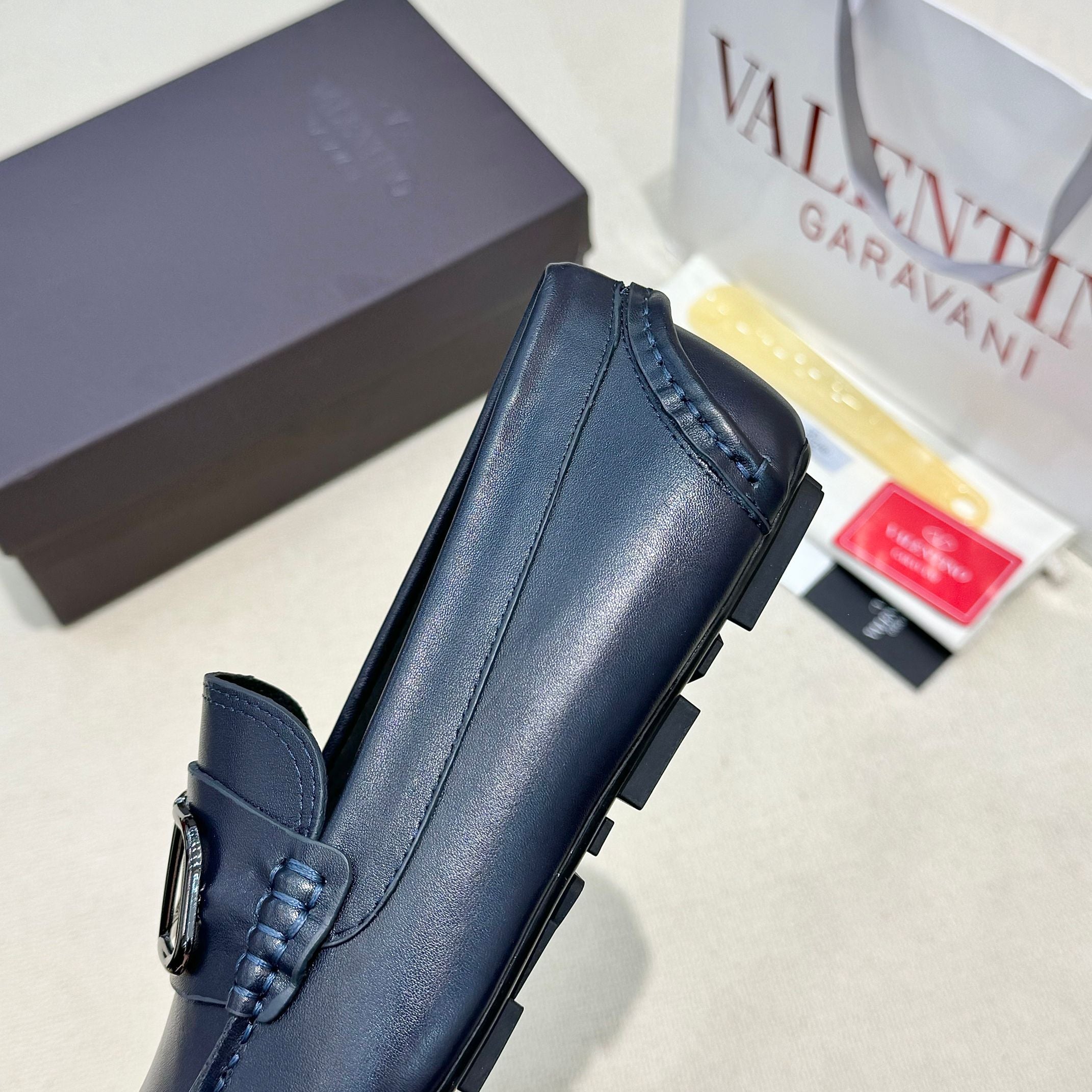 LuxluxHouse Best Quality Shoes Valentino