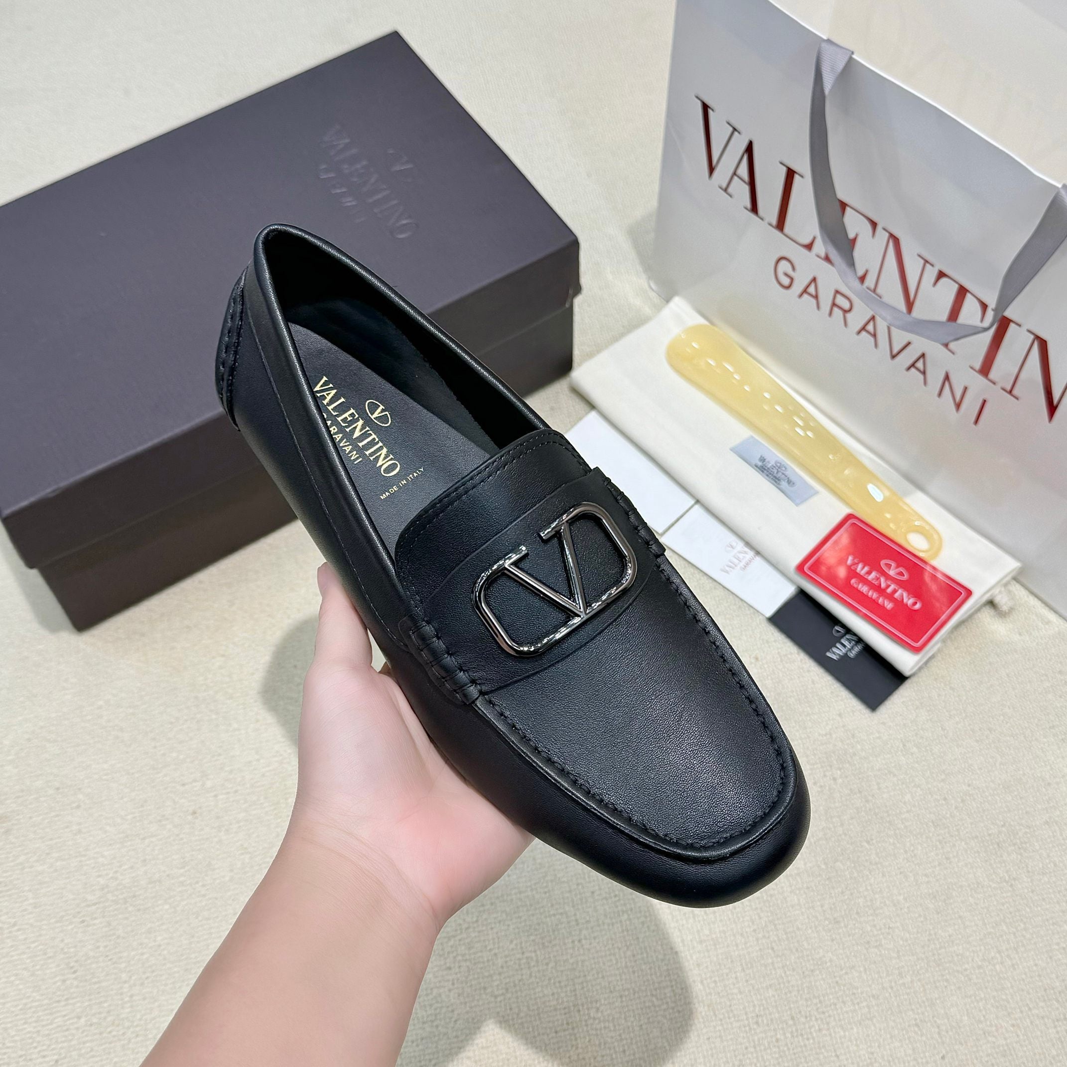 LuxluxHouse Best Quality Shoes Valentino