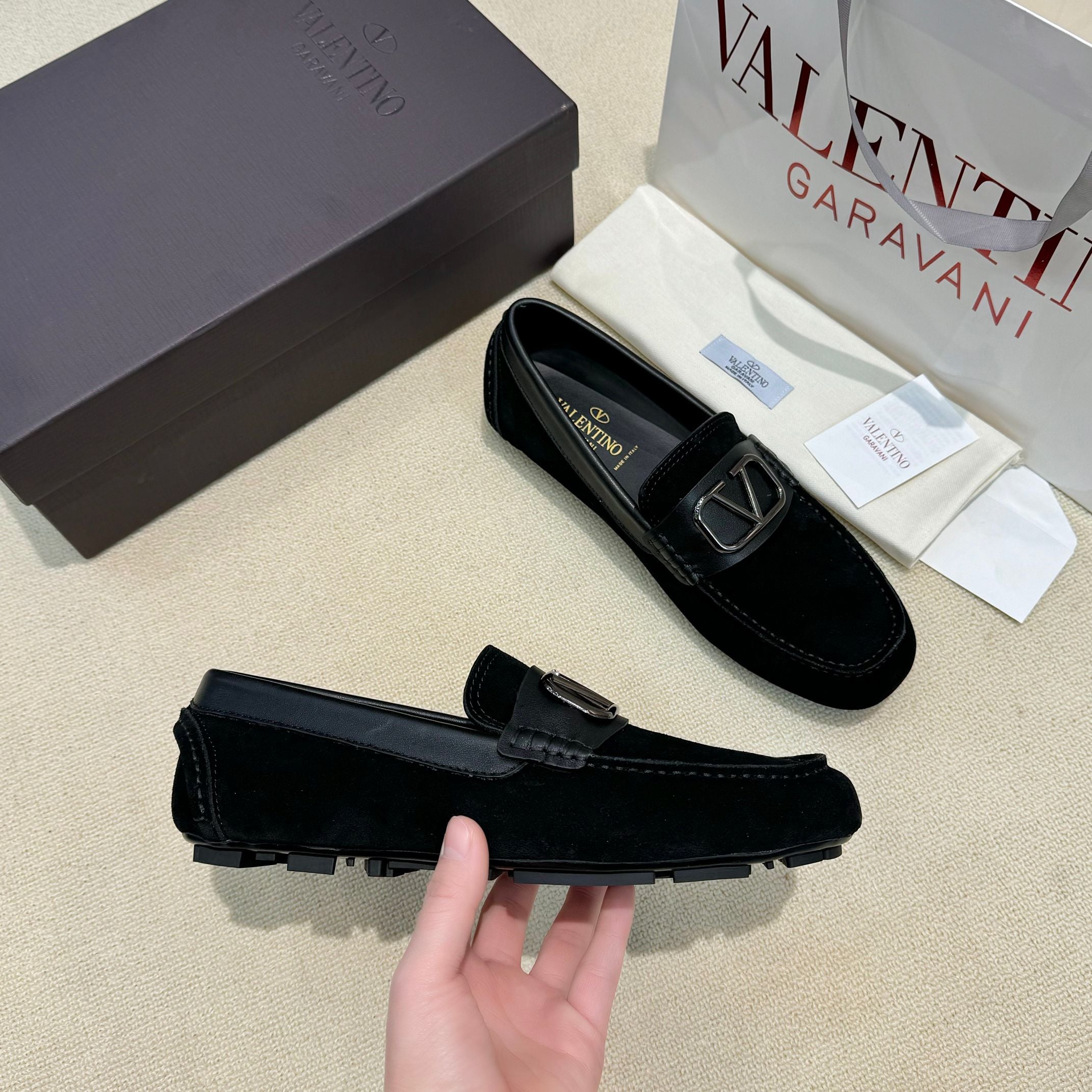 LuxluxHouse Best Quality Shoes Valentino